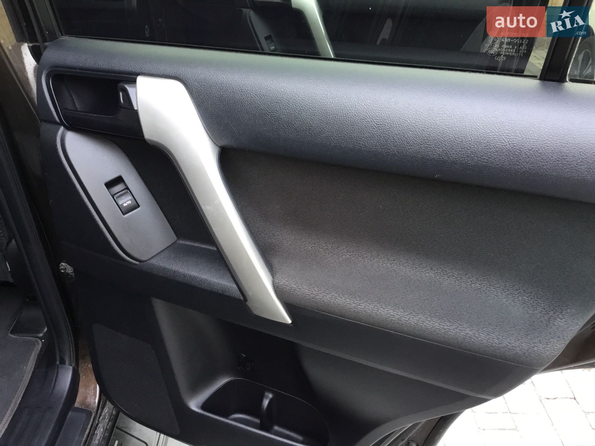 Toyota Land Cruiser Prado 2019 VIN JTEBR3FJX0K128441 фото оголошення 30 з 37