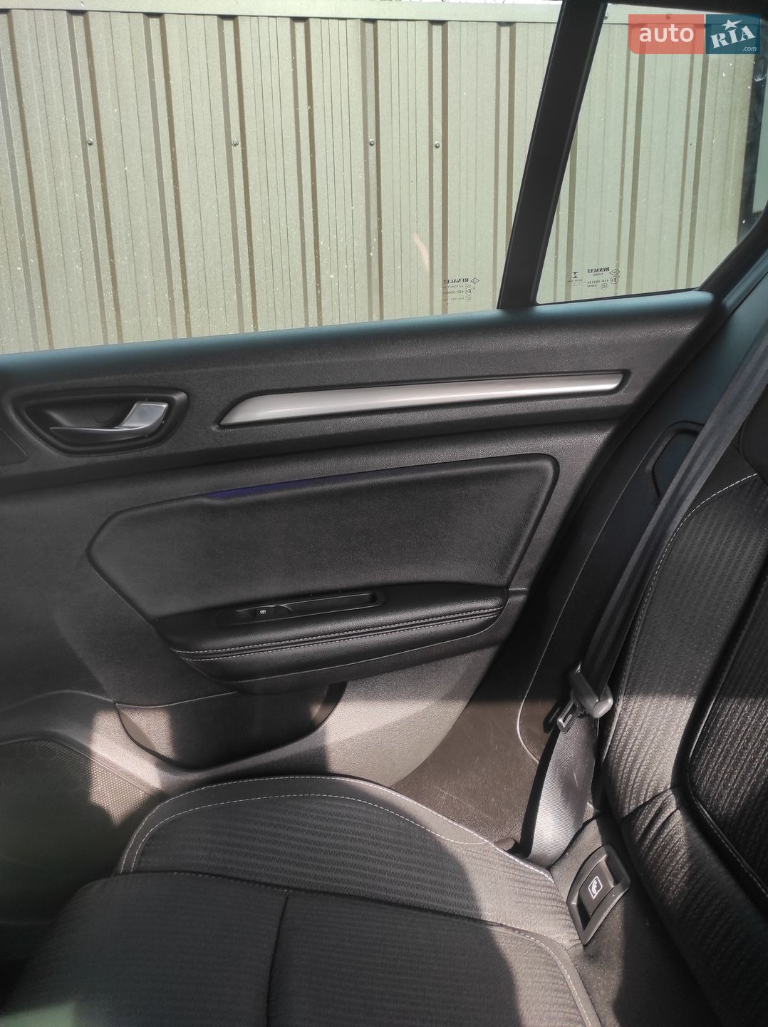 Renault Megane 2018 VIN VF1RFB00660724932 фото оголошення 4 з 9