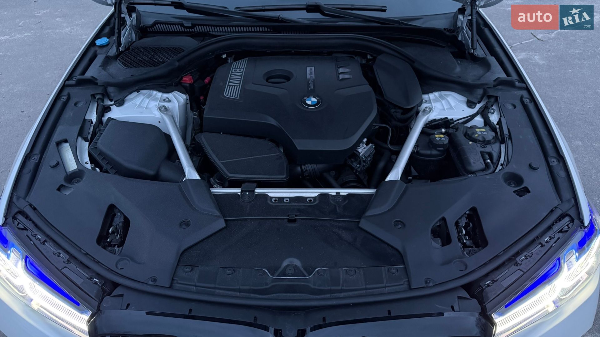 BMW 5 Series 2019 VIN WBAJA5C52KBX87642 фото оголошення 21 з 40