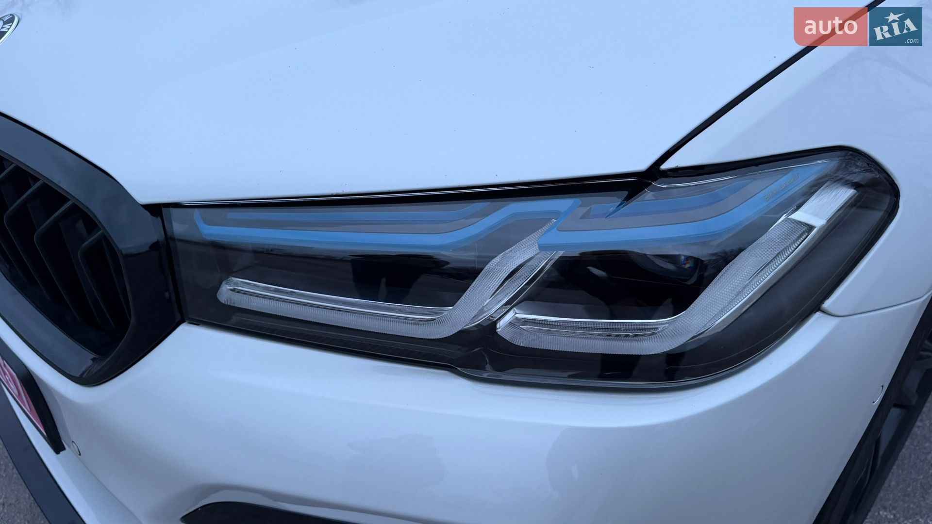 BMW 5 Series 2019 VIN WBAJA5C52KBX87642 фото оголошення 27 з 40