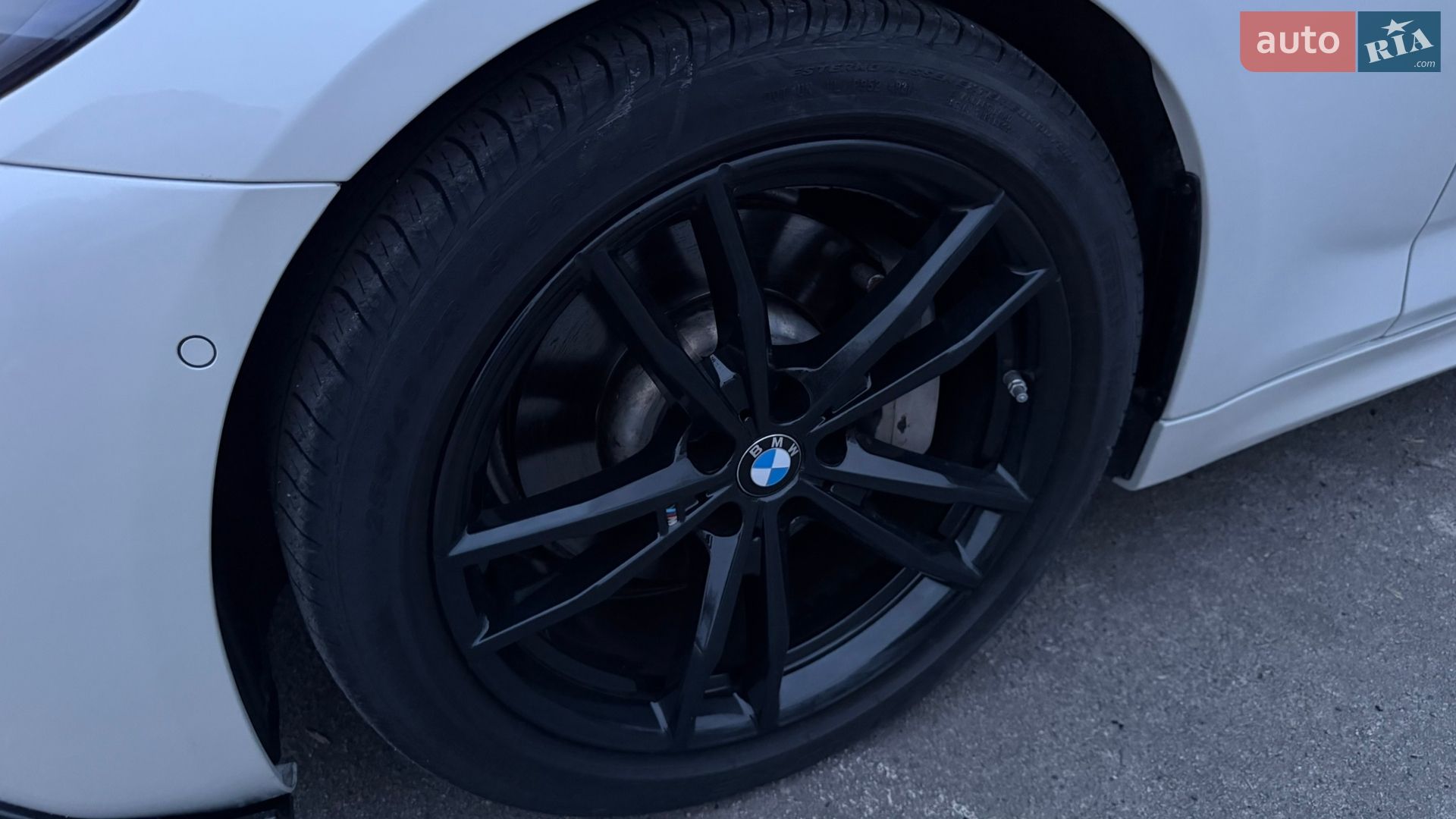 BMW 5 Series 2019 VIN WBAJA5C52KBX87642 фото оголошення 31 з 40