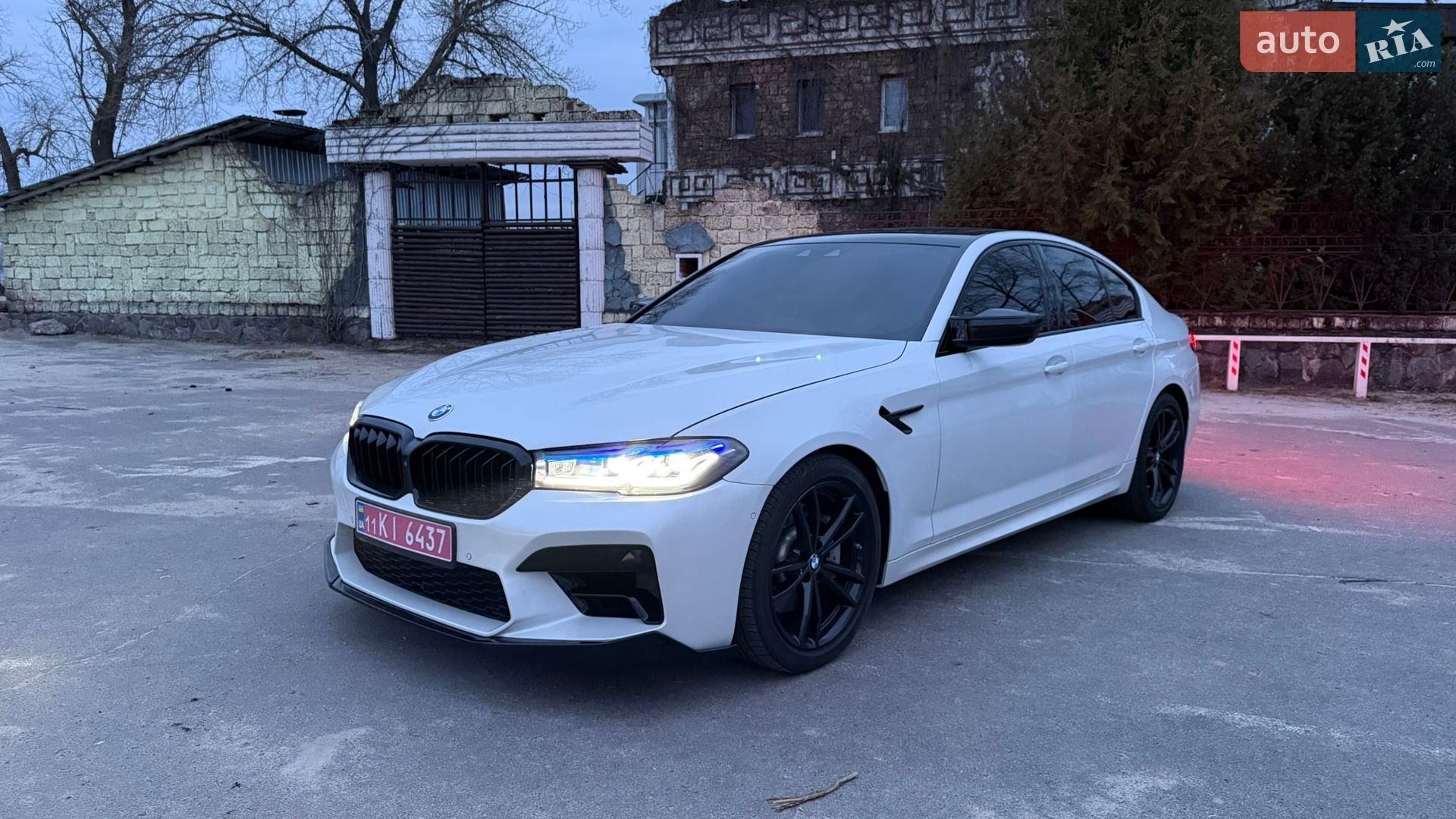 BMW 5 Series 2019 VIN WBAJA5C52KBX87642 фото оголошення 35 з 40