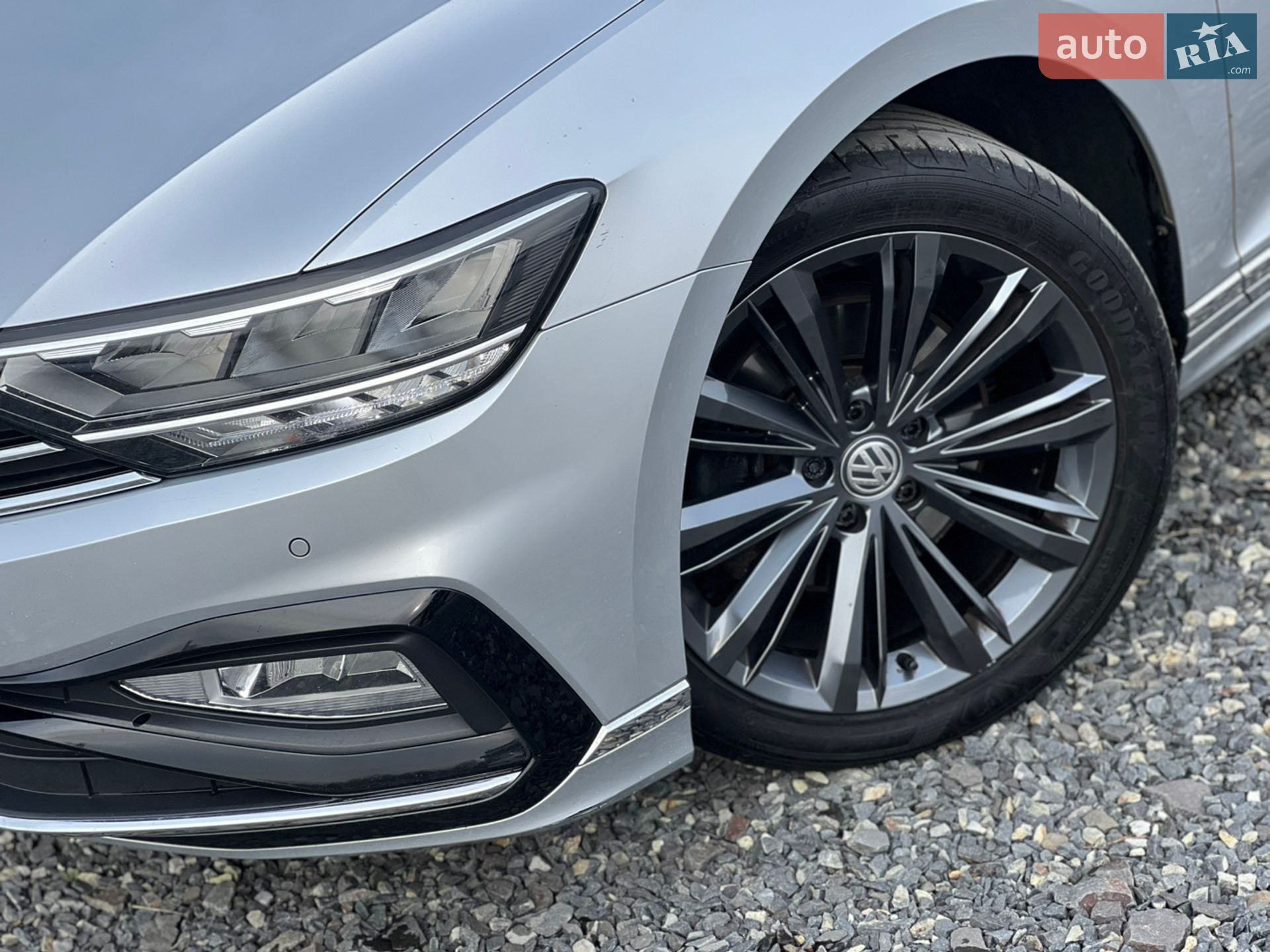 Volkswagen Passat 2020 VIN WVWZZZ3CZLE108839 фото оголошення 3 з 20