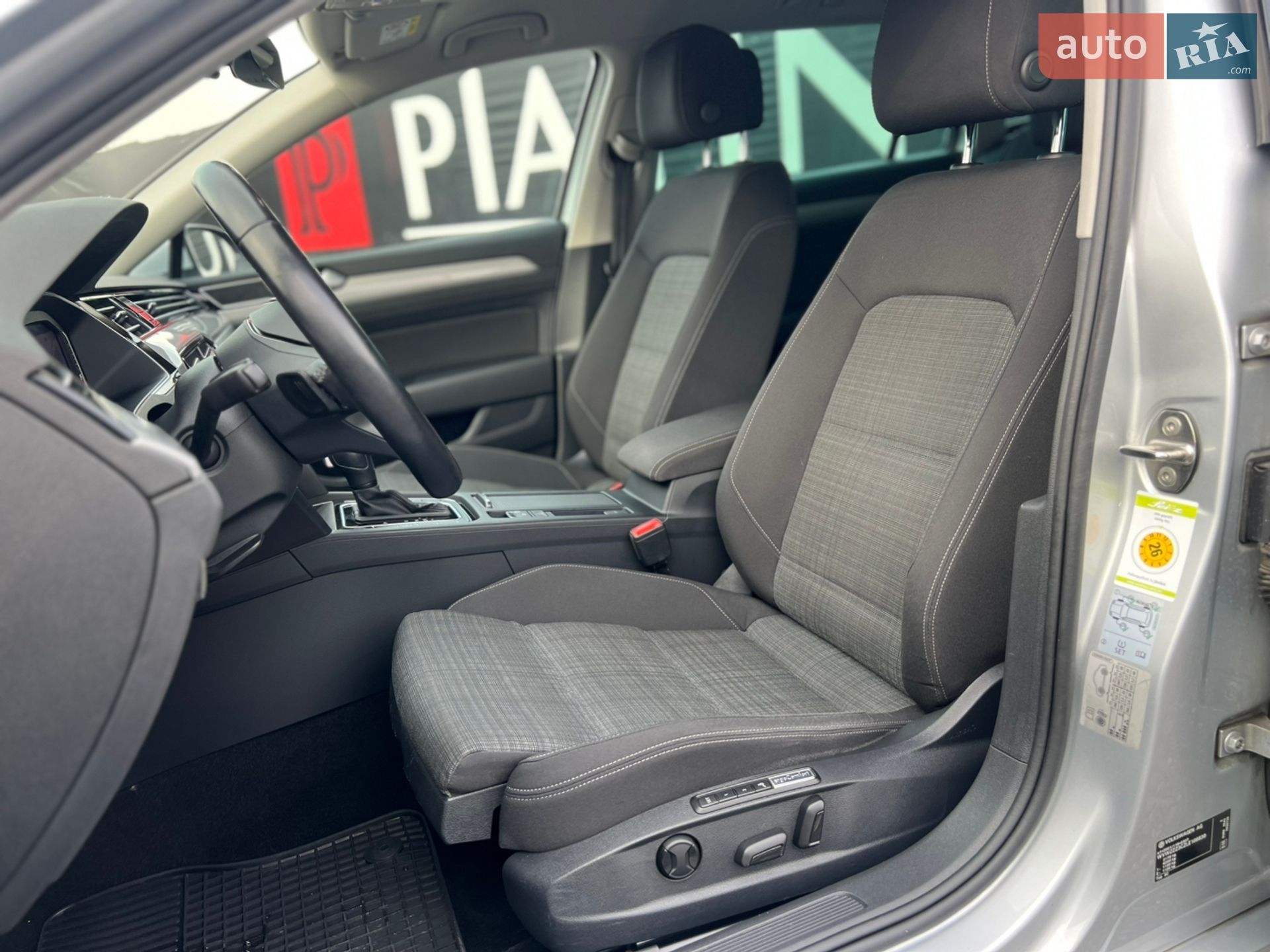 Volkswagen Passat 2020 VIN WVWZZZ3CZLE108839 фото оголошення 9 з 20