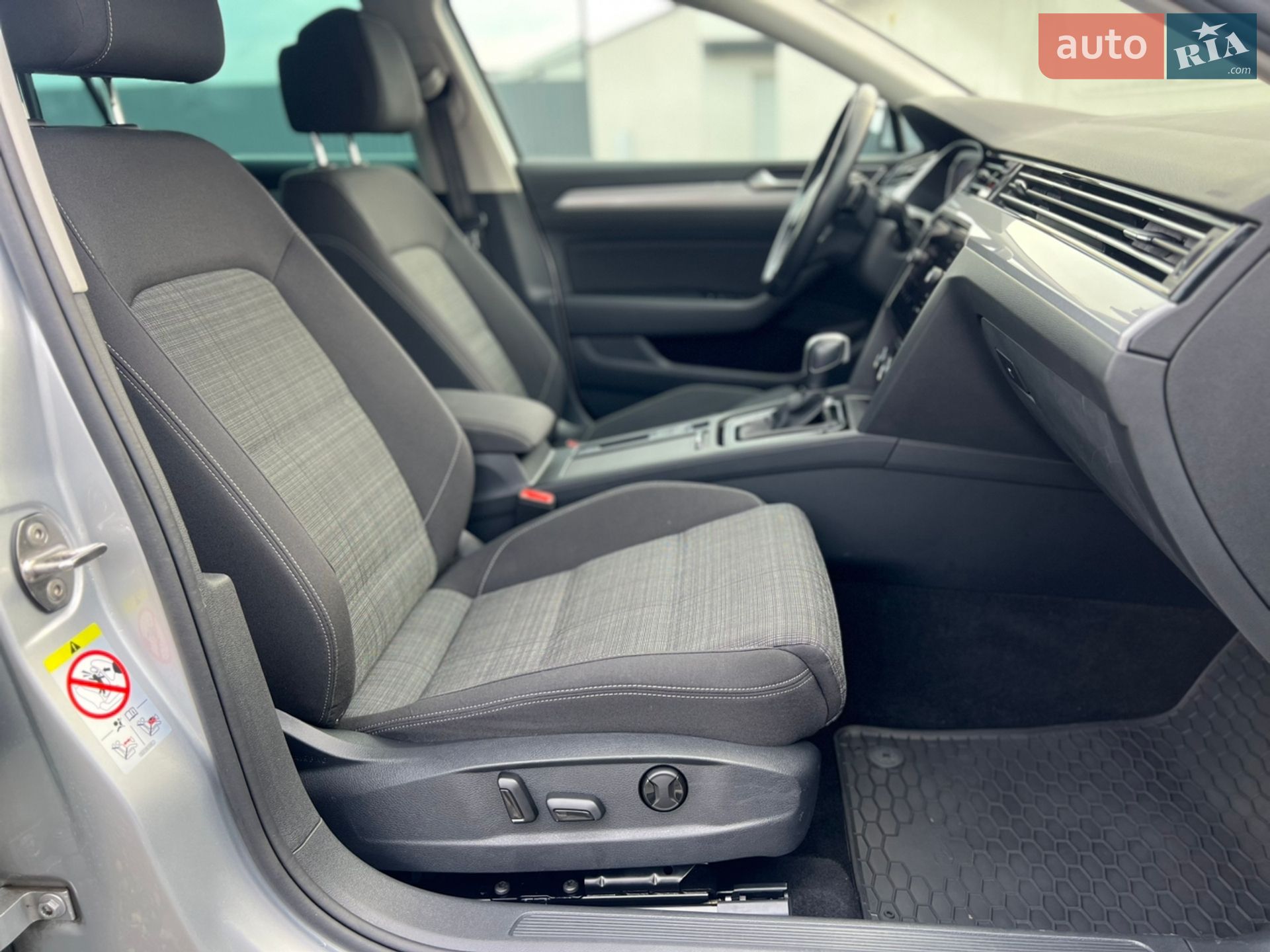 Volkswagen Passat 2020 VIN WVWZZZ3CZLE108839 фото оголошення 10 з 20