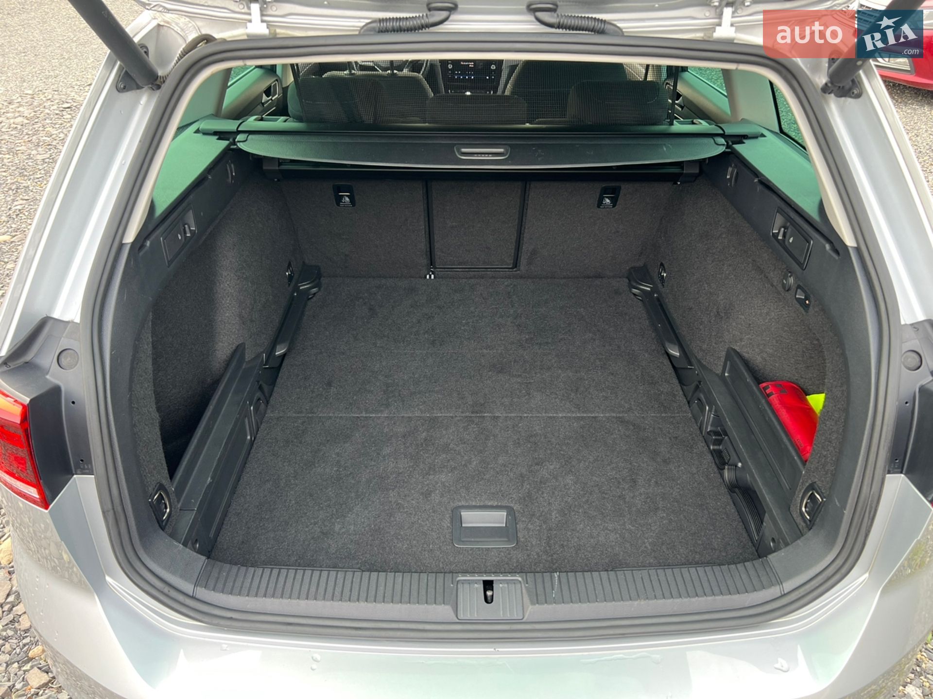 Volkswagen Passat 2020 VIN WVWZZZ3CZLE108839 фото оголошення 19 з 20