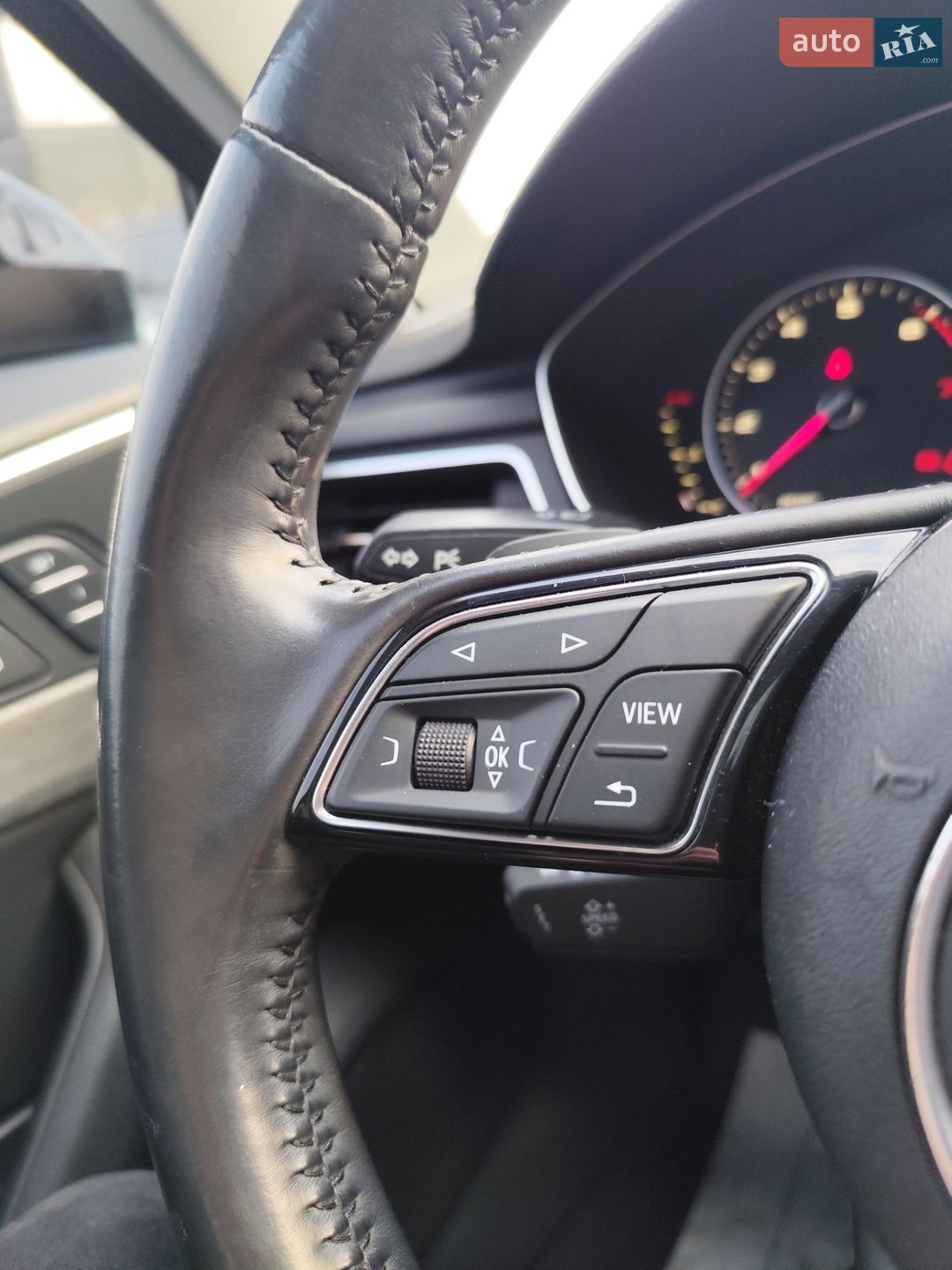 Audi A4 2017 VIN WAUGNAF4XHN015620 фото оголошення 4 з 40