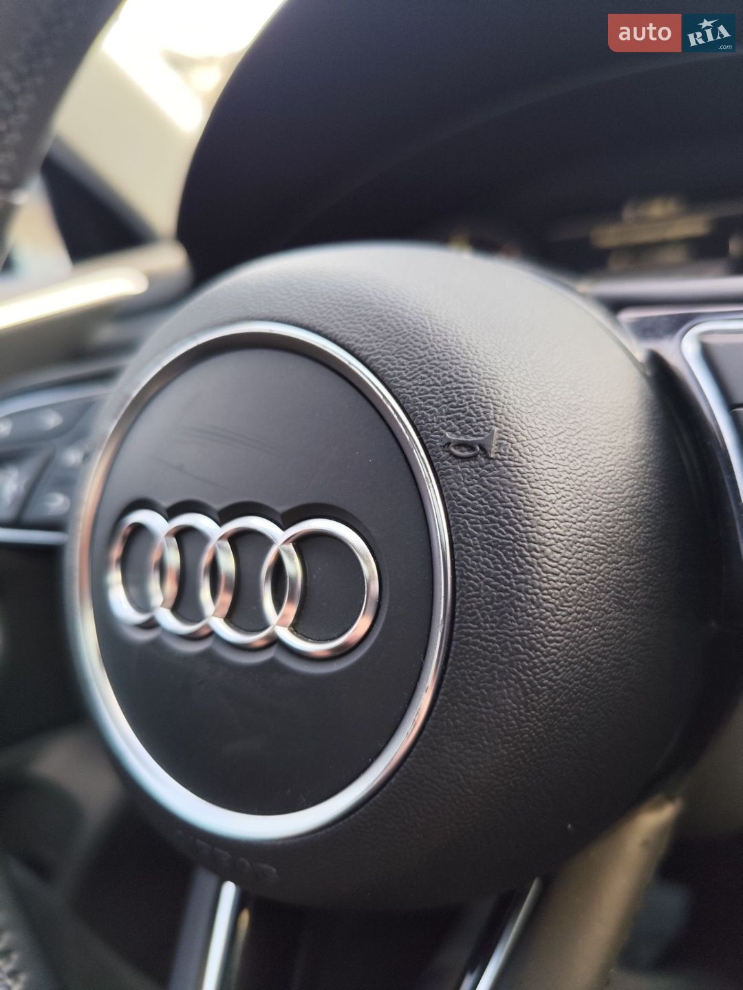 Audi A4 2017 VIN WAUGNAF4XHN015620 фото оголошення 5 з 40