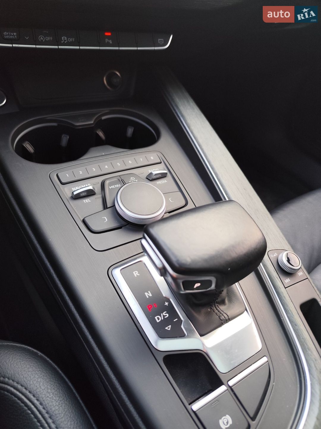 Audi A4 2017 VIN WAUGNAF4XHN015620 фото оголошення 7 з 40