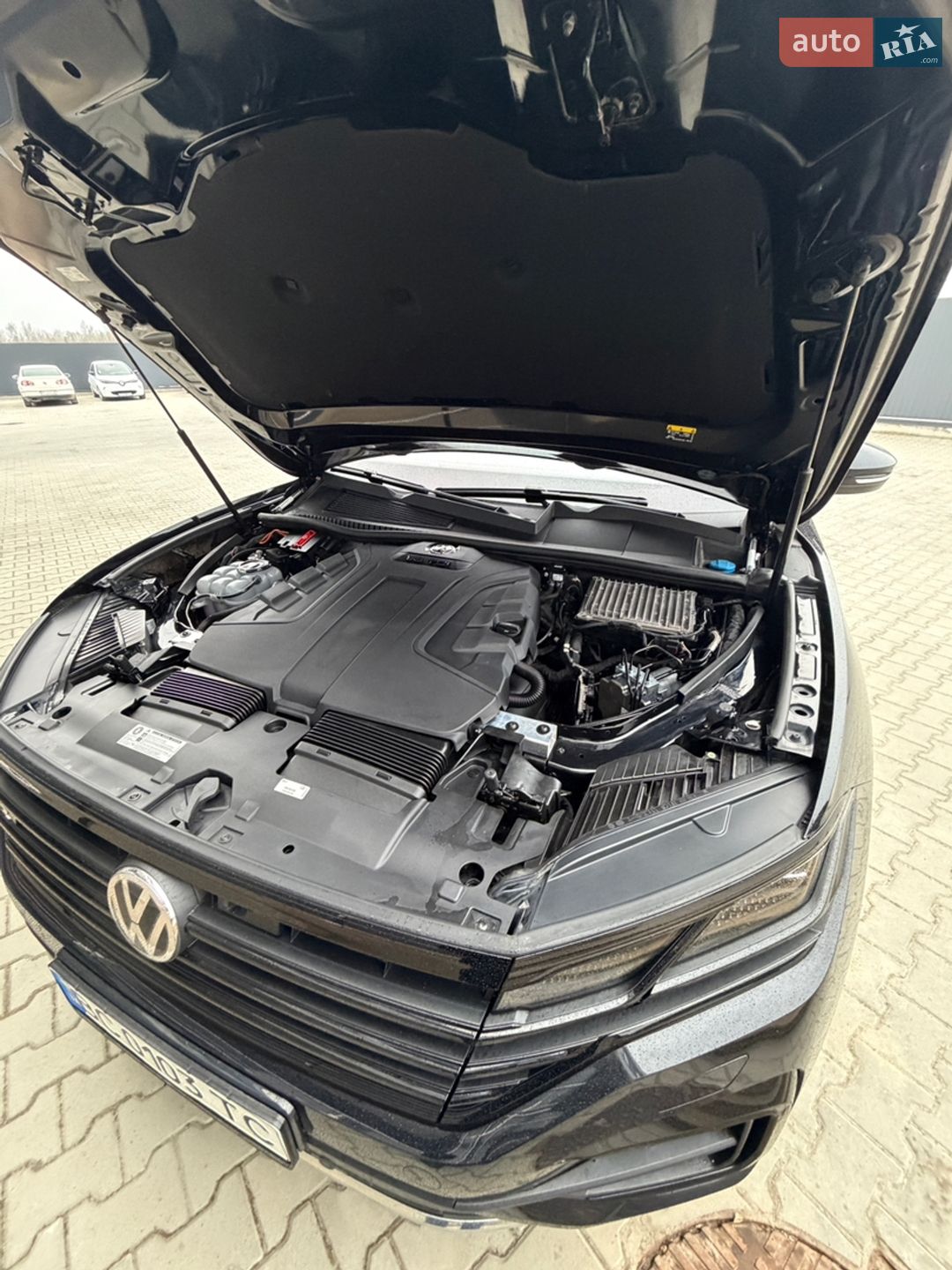 Volkswagen Touareg 2019 VIN WVGZZZCRZKD032008 фото оголошення 8 з 21