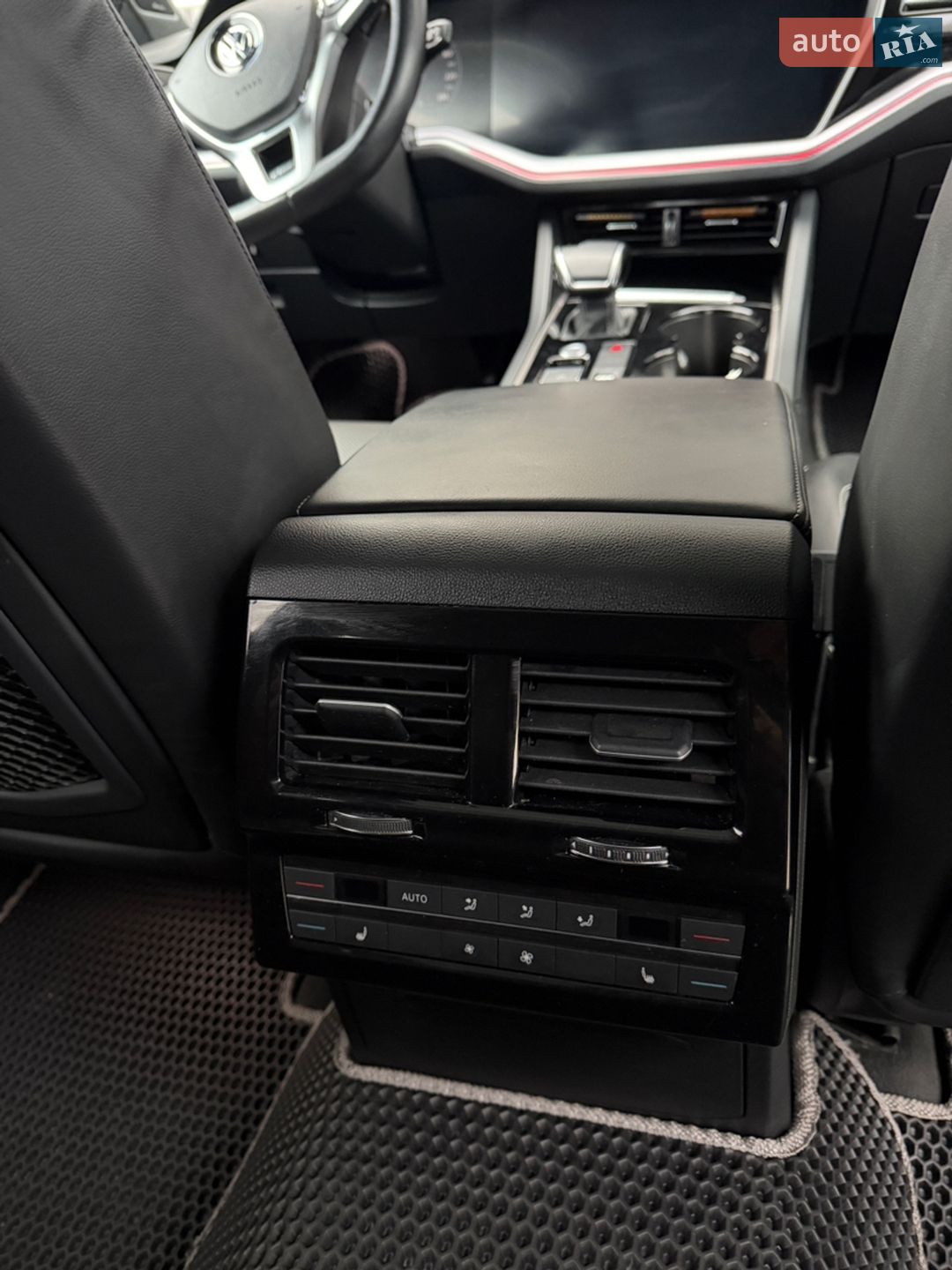 Volkswagen Touareg 2019 VIN WVGZZZCRZKD032008 фото оголошення 13 з 21