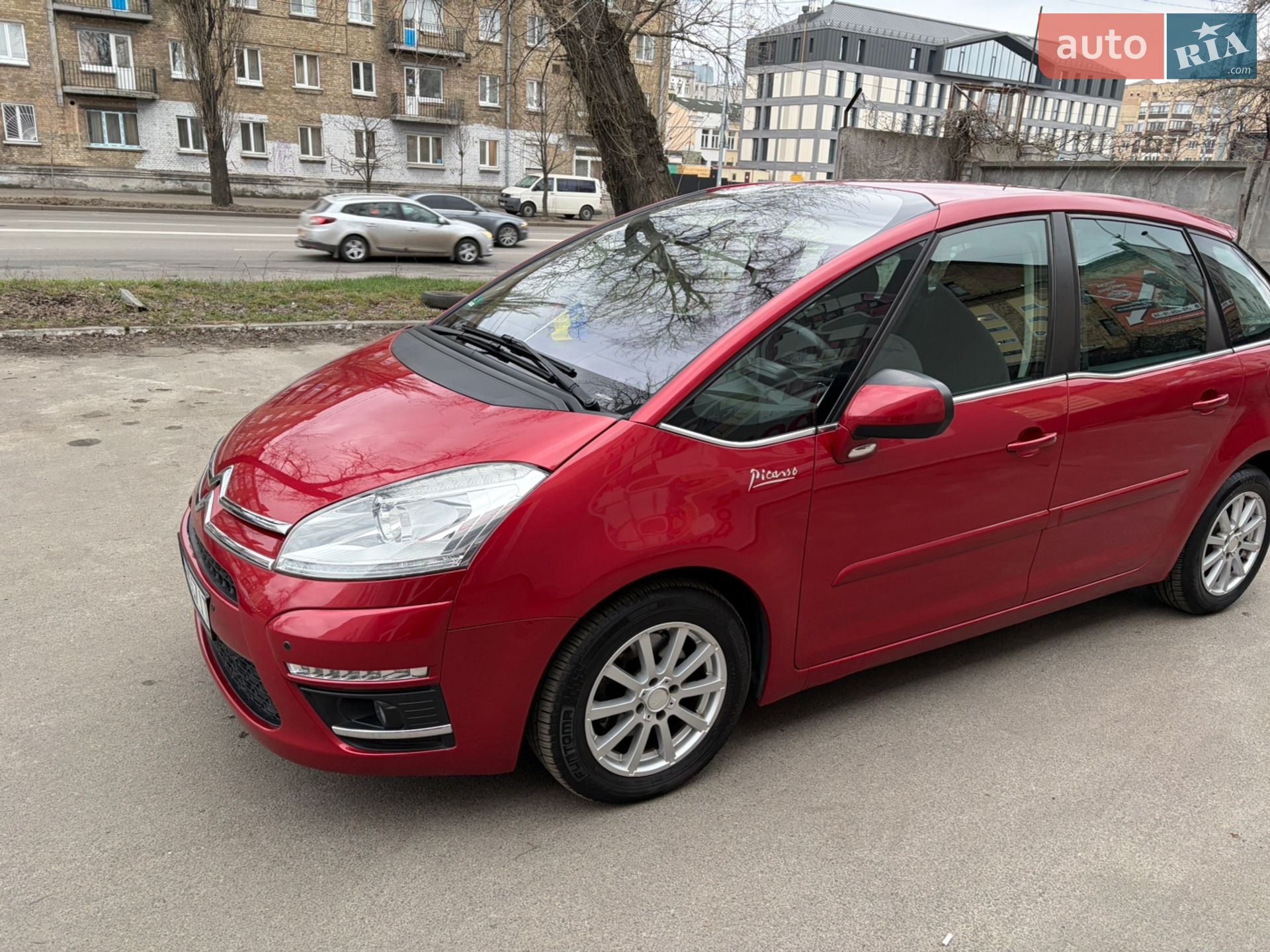 Citroen C4 Picasso 2011 VIN VF7UD5FV8BJ520841 фото оголошення 6 з 18
