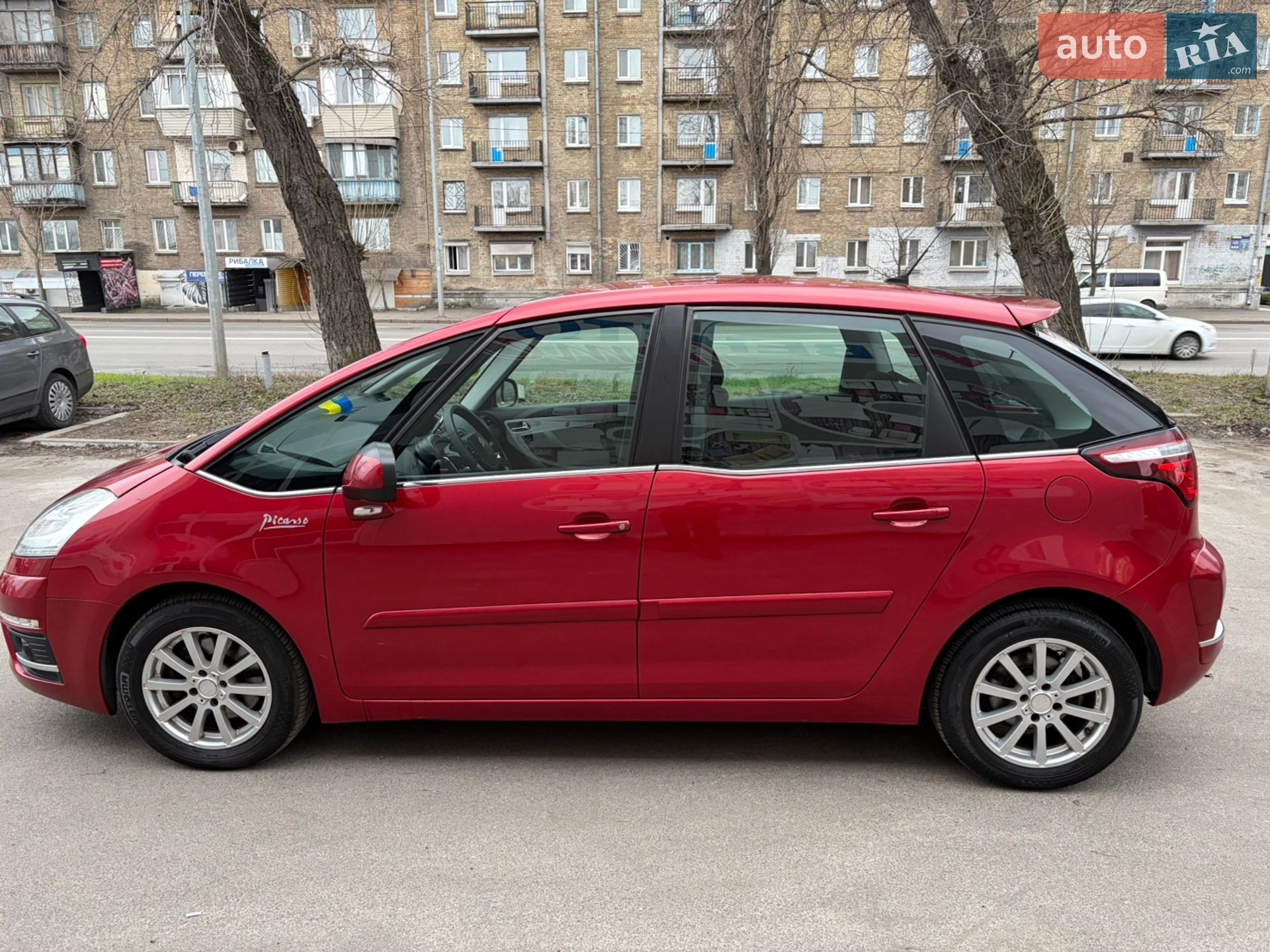 Citroen C4 Picasso 2011 VIN VF7UD5FV8BJ520841 фото оголошення 7 з 18