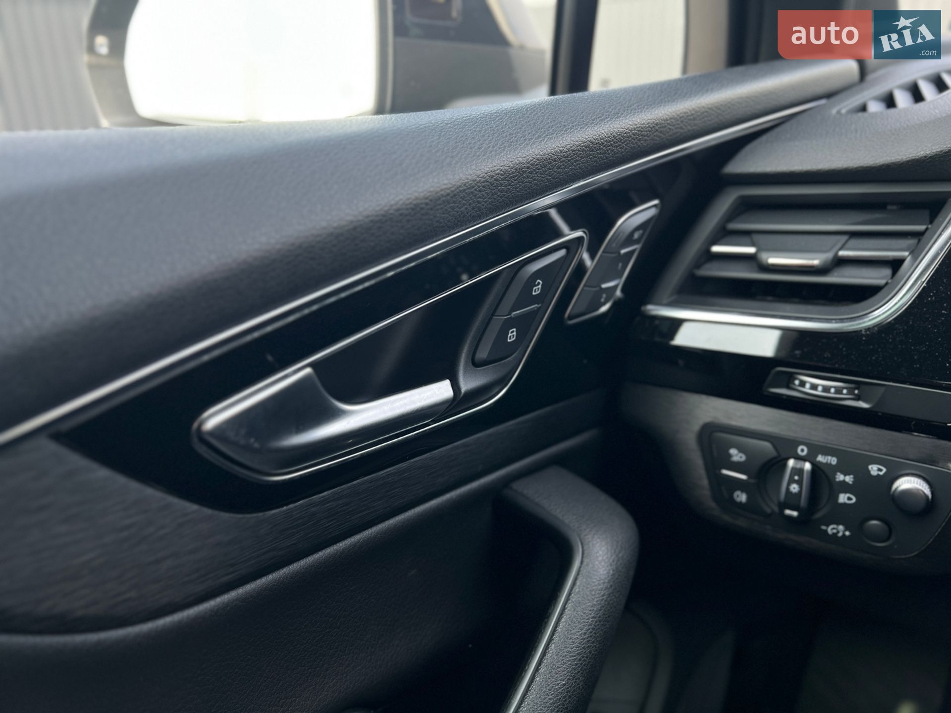 Audi Q7 2017 VIN WA1VABF74JD026902 фото оголошення 49 з 75