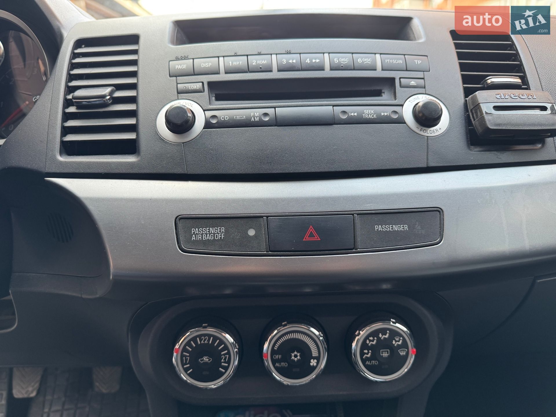 Mitsubishi Lancer 2010 VIN JMBLJCX8AAU500419 фото оголошення 7 з 13