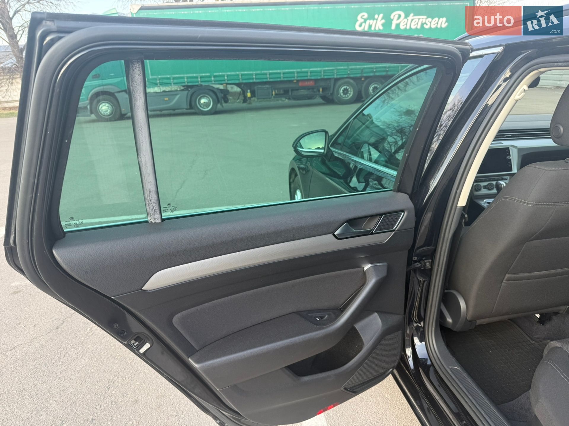 Volkswagen Passat 2018 VIN WVWZZZ3CZJE261767 фото оголошення 14 з 30