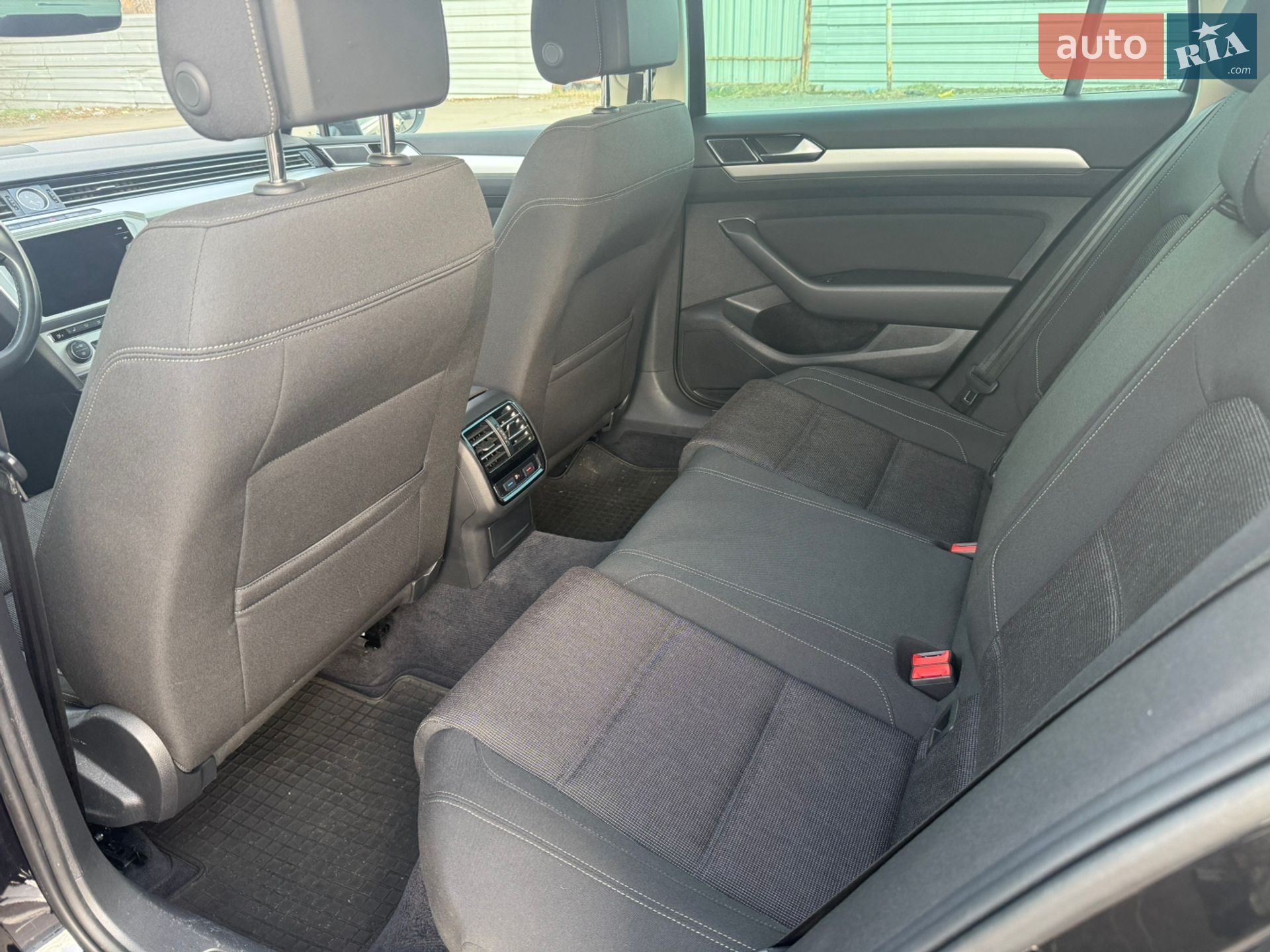Volkswagen Passat 2018 VIN WVWZZZ3CZJE261767 фото оголошення 15 з 30