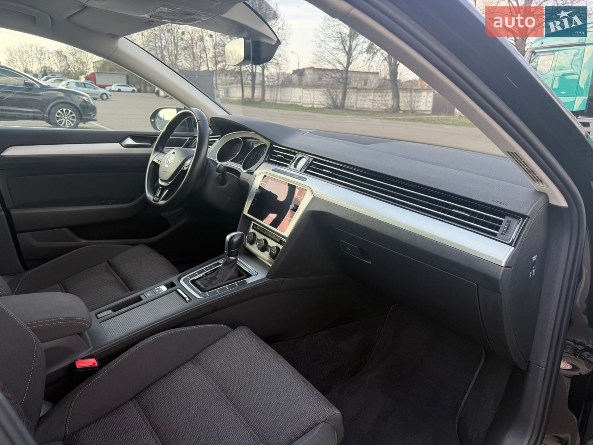 Volkswagen Passat 2018 VIN WVWZZZ3CZJE261767 фото оголошення 11 з 30
