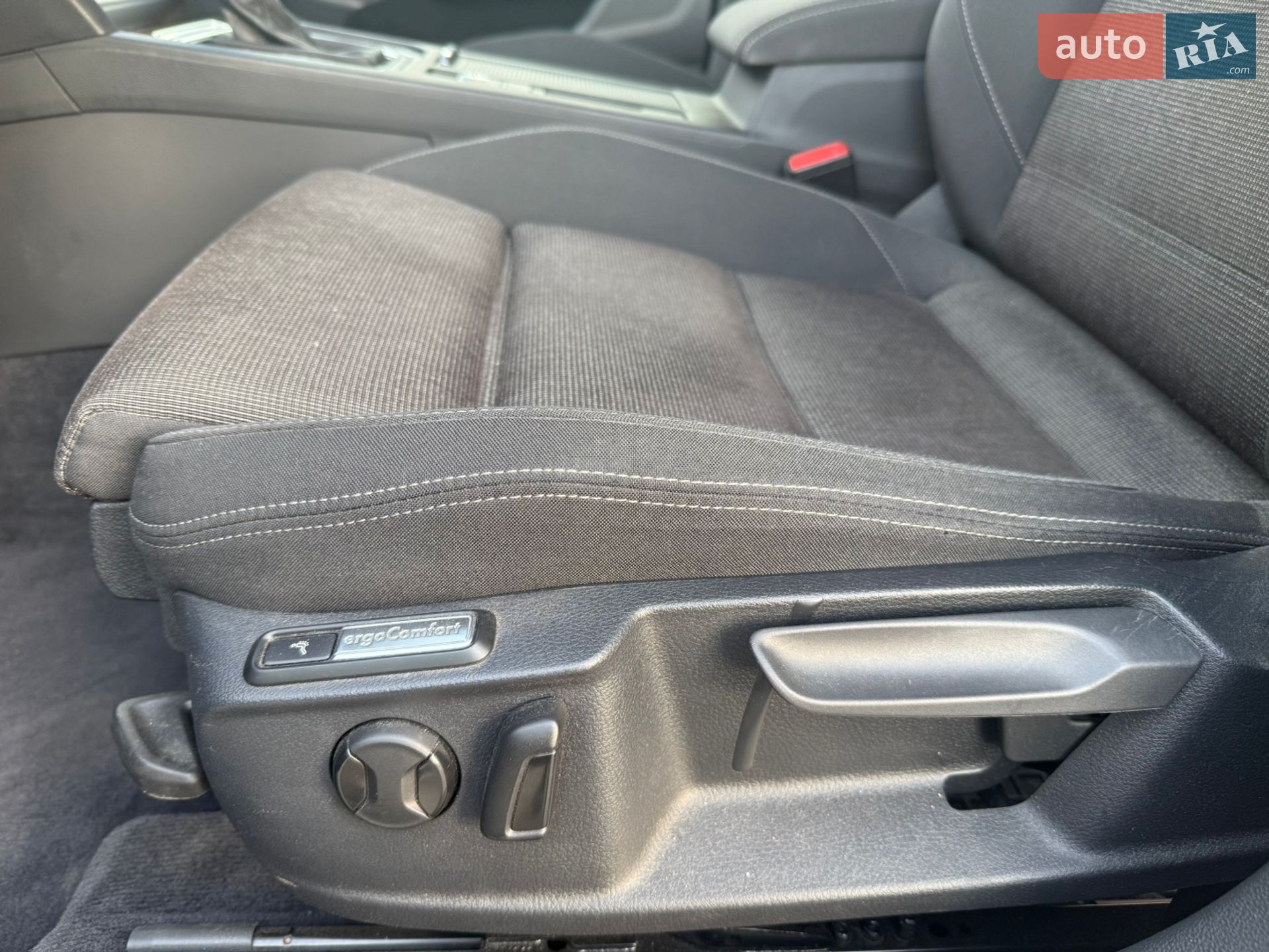 Volkswagen Passat 2018 VIN WVWZZZ3CZJE261767 фото оголошення 23 з 30
