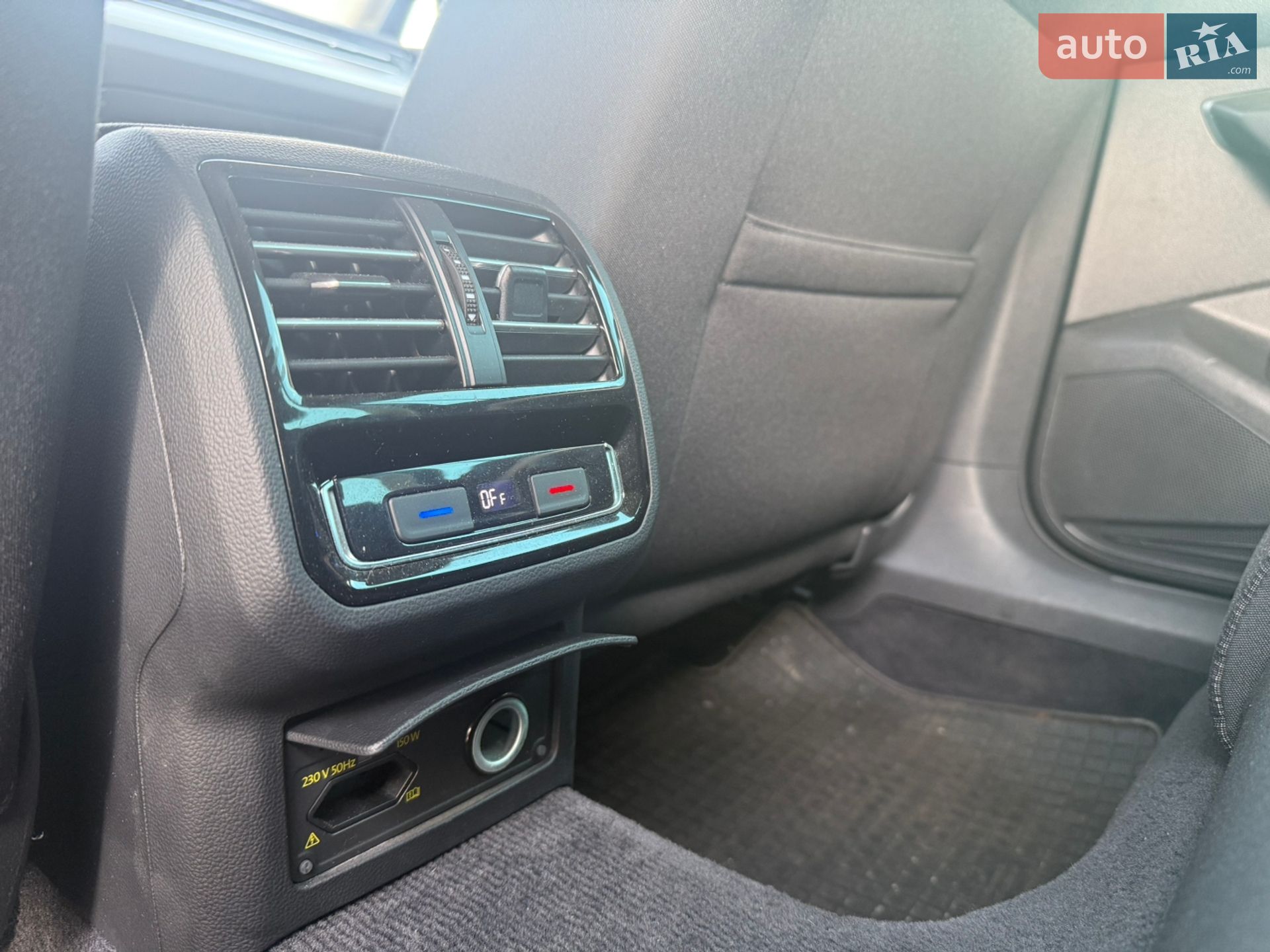 Volkswagen Passat 2018 VIN WVWZZZ3CZJE261767 фото оголошення 16 з 30