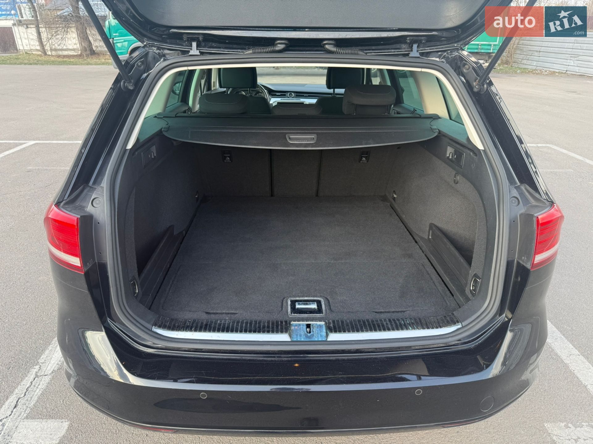 Volkswagen Passat 2018 VIN WVWZZZ3CZJE261767 фото оголошення 17 з 30
