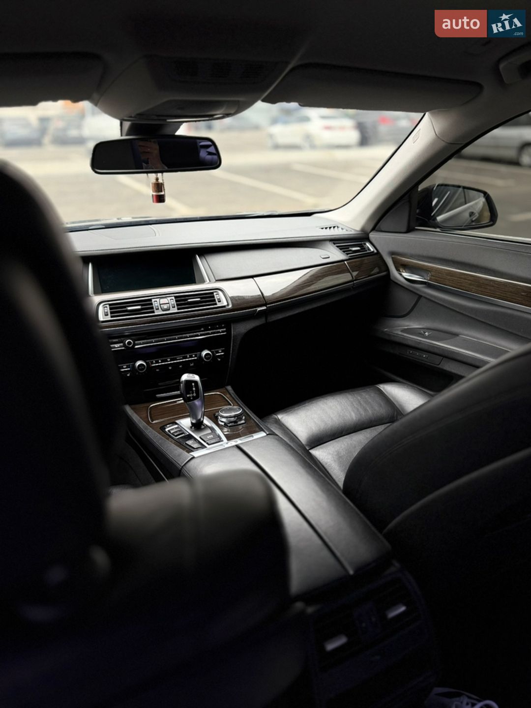 BMW 7 Series 2012 VIN WBAYC41050DZ74191 фото оголошення 10 з 13