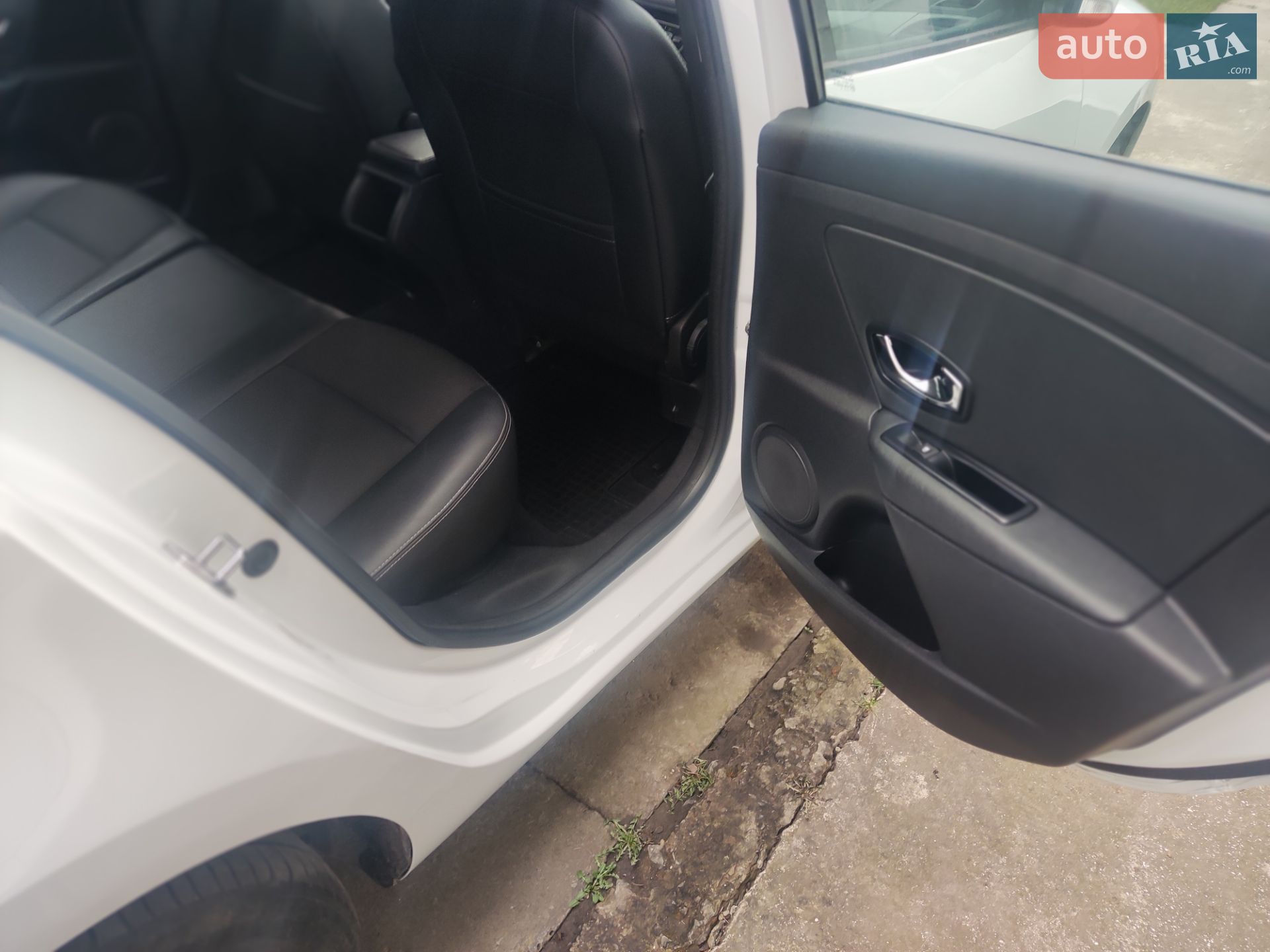 Renault Megane 2016 VIN VF1KZ0C0H54956538 фото оголошення 2 з 37