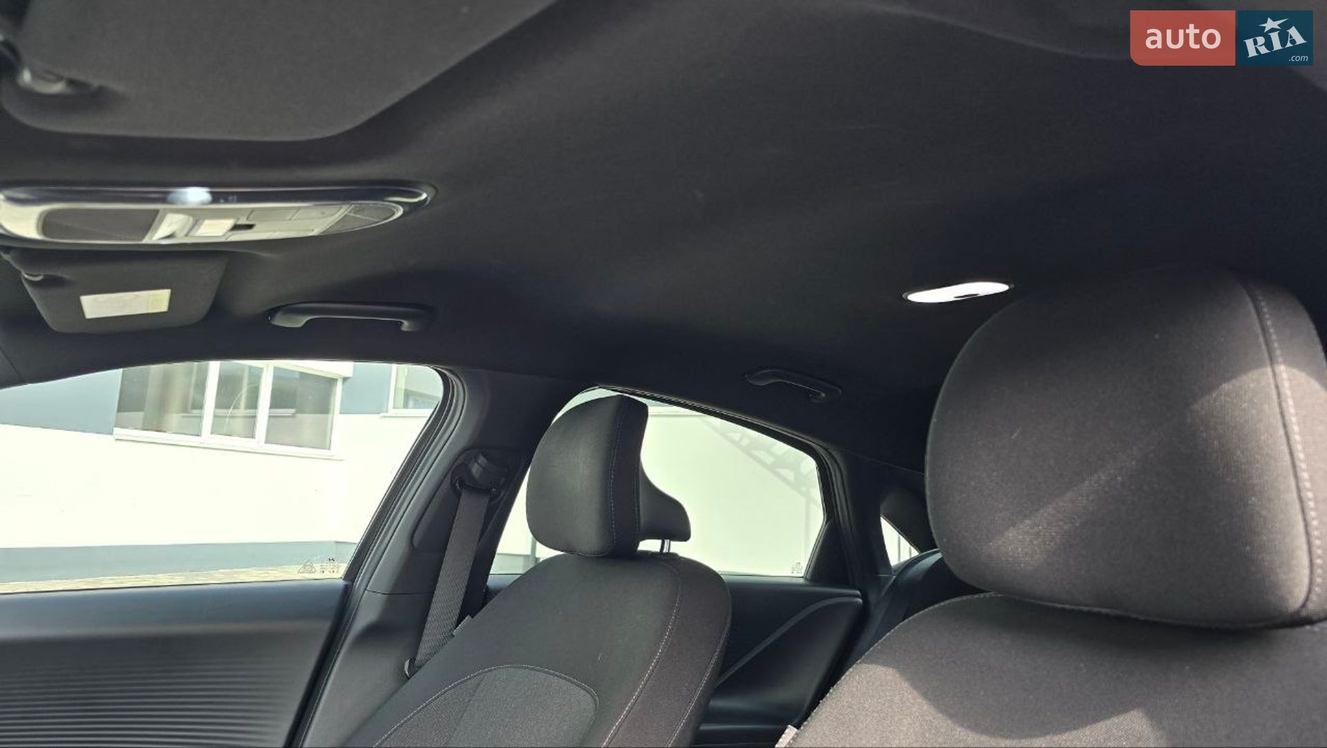 Hyundai Ioniq 6 2023 VIN KMHM241B7PA011077 фото оголошення 7 з 40