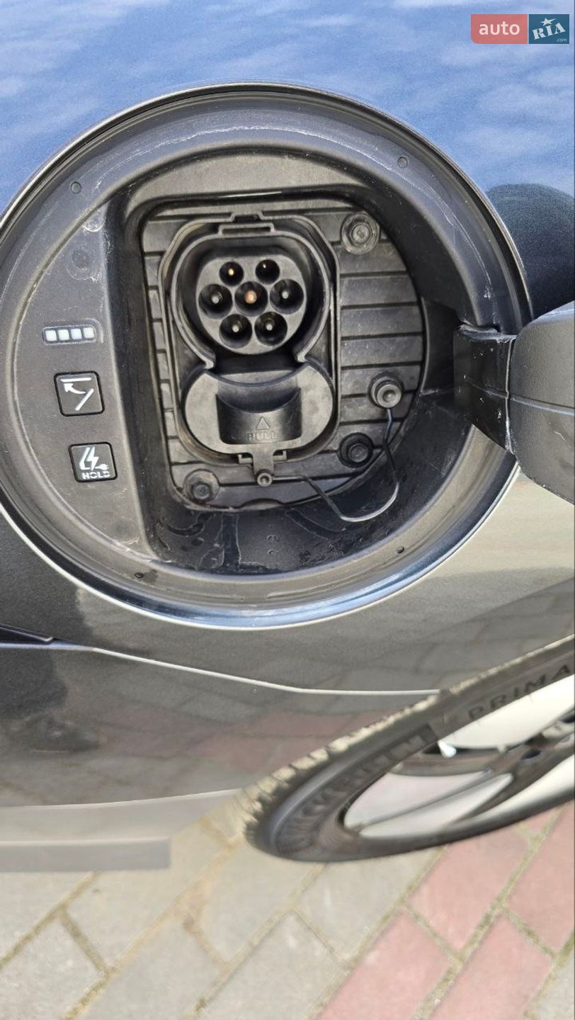 Hyundai Ioniq 6 2023 VIN KMHM241B7PA011077 фото оголошення 10 з 40