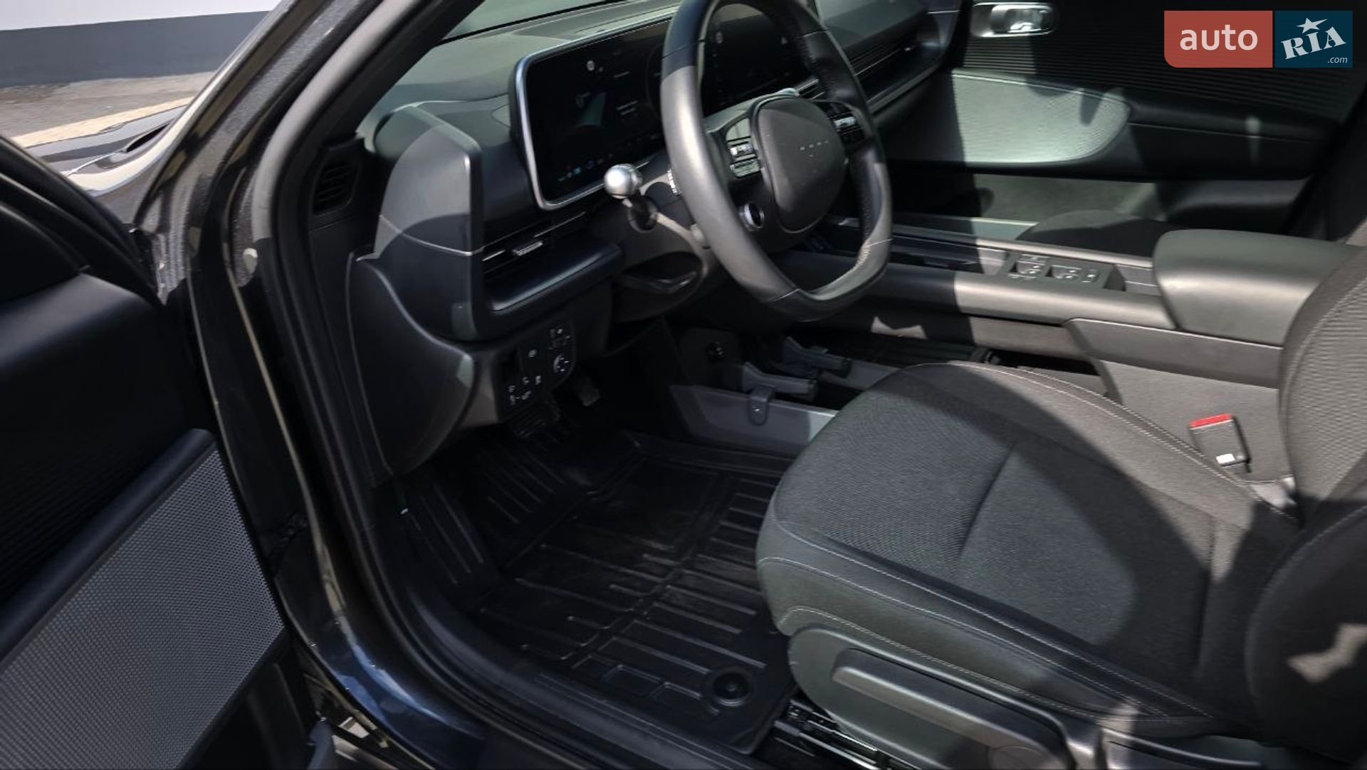 Hyundai Ioniq 6 2023 VIN KMHM241B7PA011077 фото оголошення 26 з 40