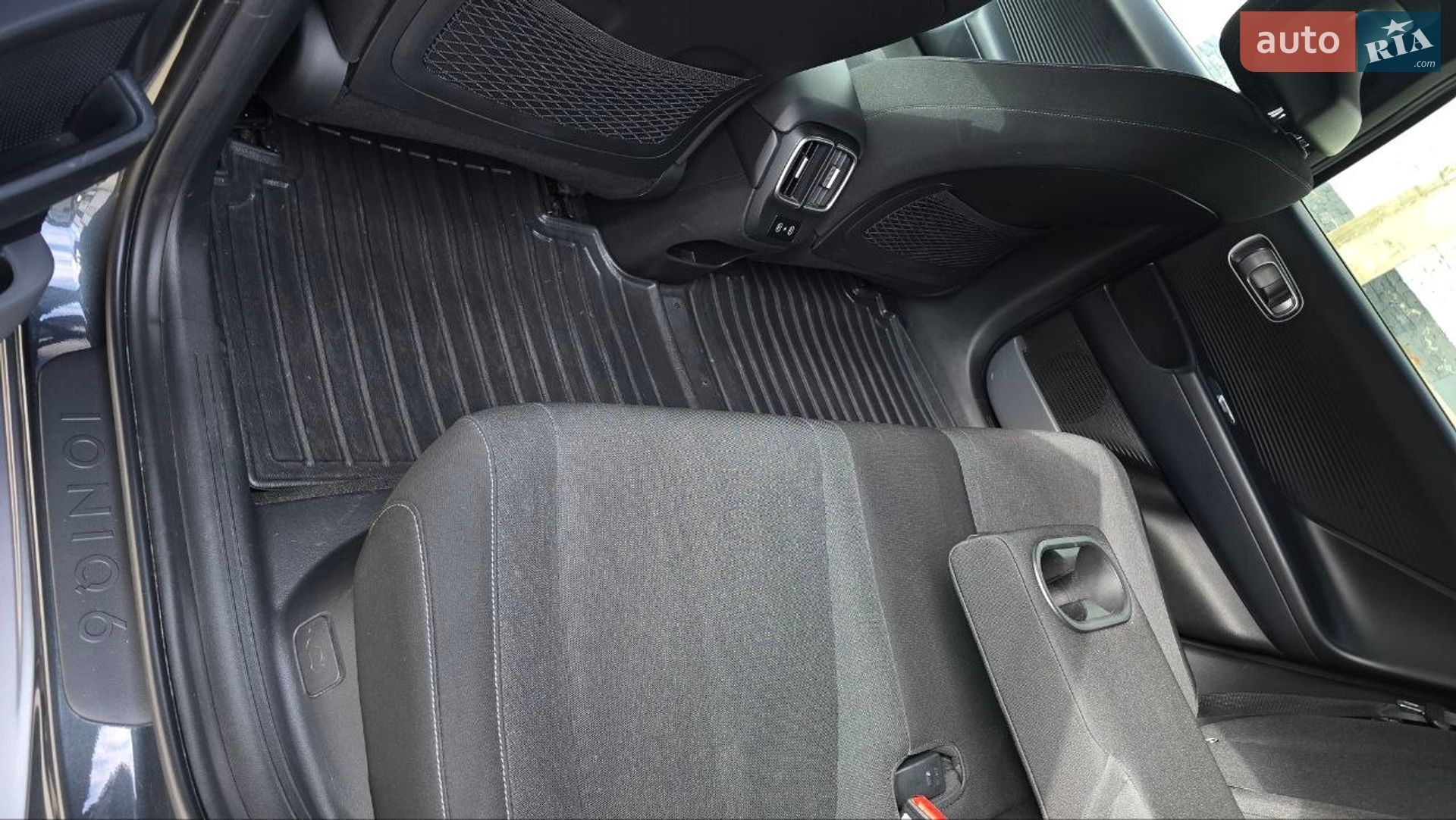 Hyundai Ioniq 6 2023 VIN KMHM241B7PA011077 фото оголошення 28 з 40