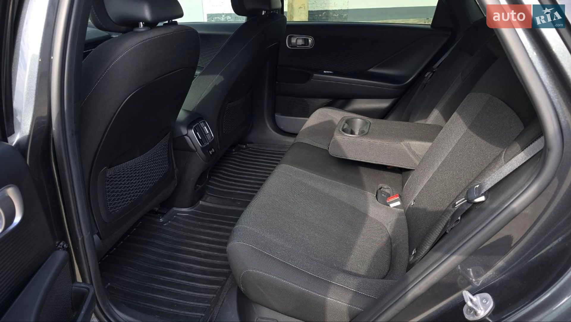 Hyundai Ioniq 6 2023 VIN KMHM241B7PA011077 фото оголошення 29 з 40