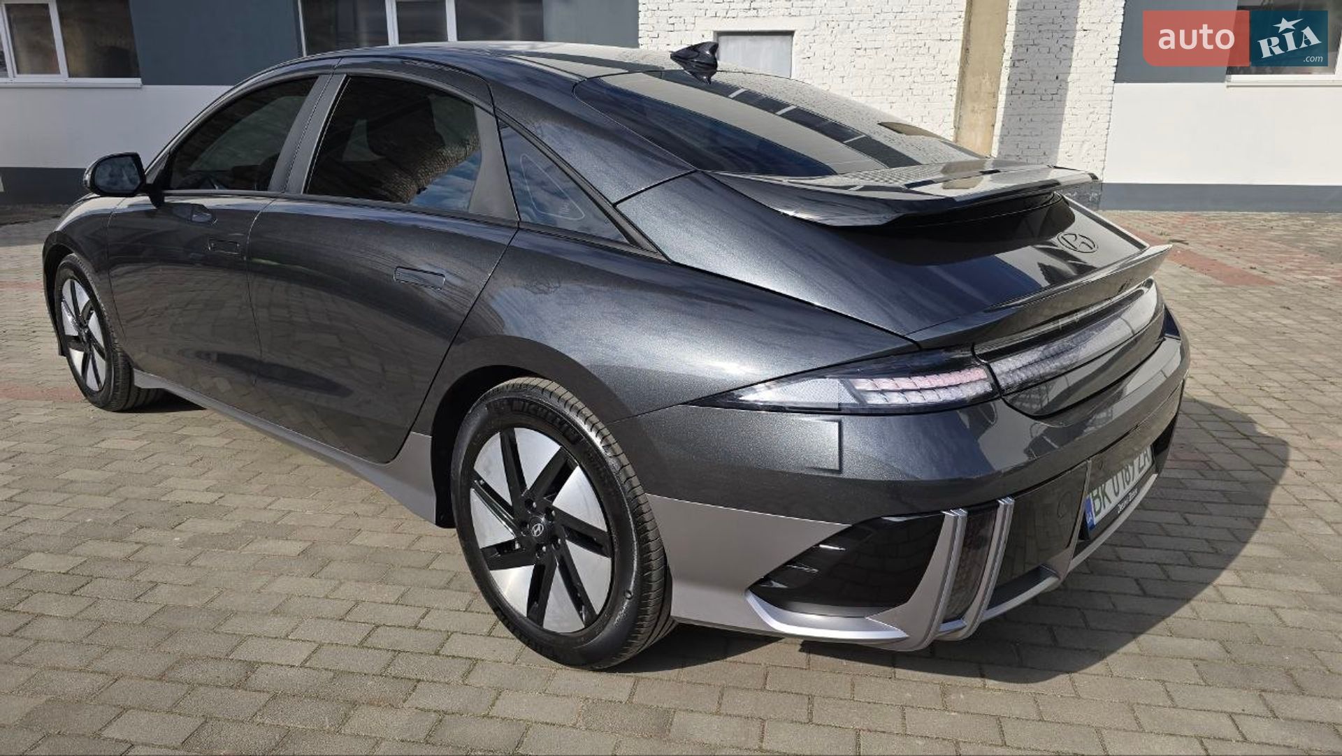 Hyundai Ioniq 6 2023 VIN KMHM241B7PA011077 фото оголошення 33 з 40