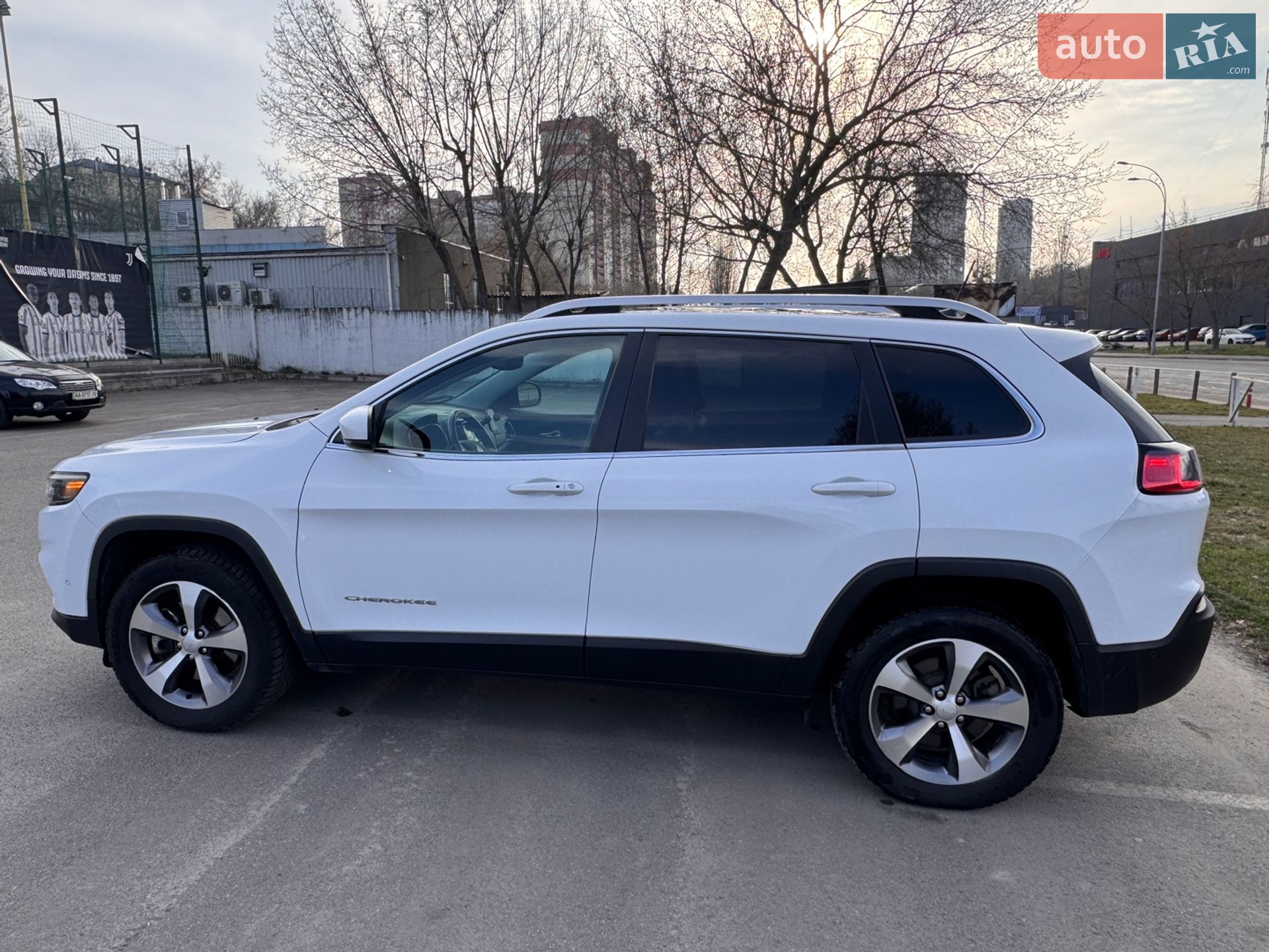 Jeep Cherokee 2020 VIN 1C4PJMDX8MD165464 фото оголошення 17 з 22