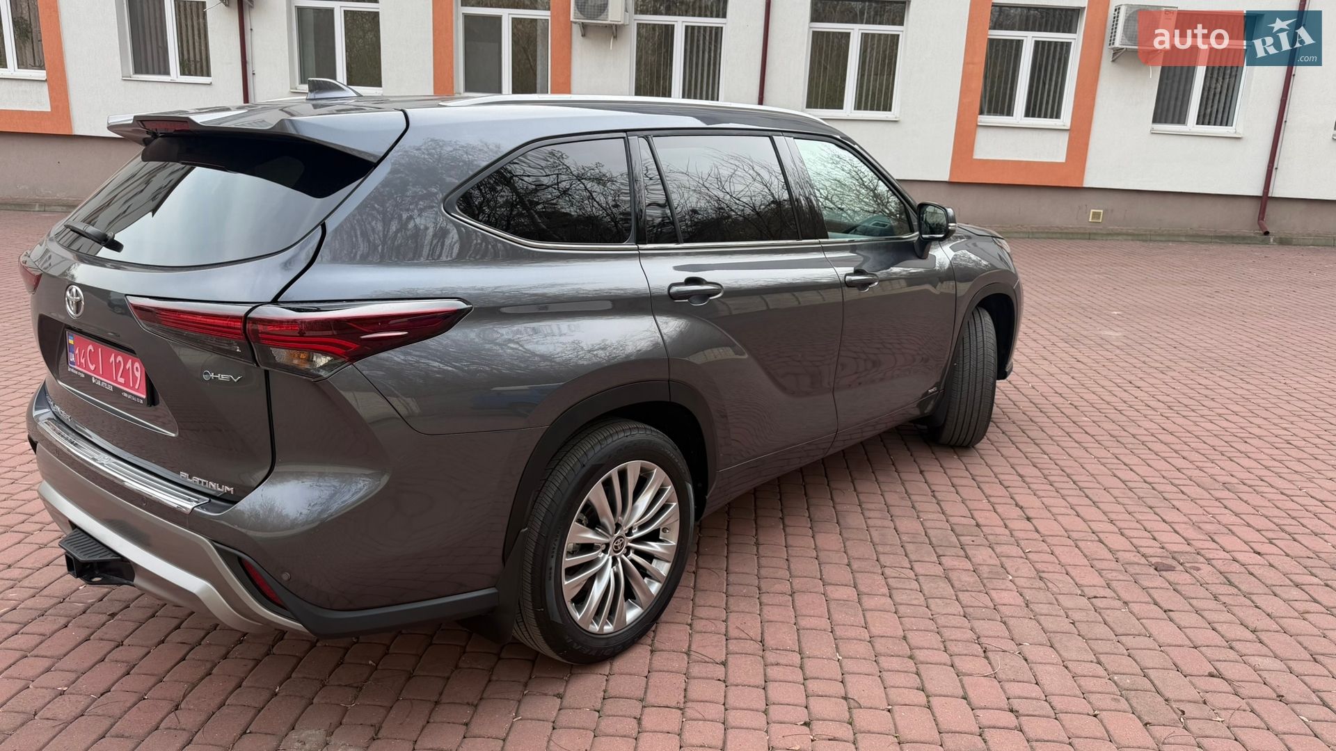 Toyota Highlander 2025 VIN 5TDEBRCH2SS651751 фото оголошення 5 з 24