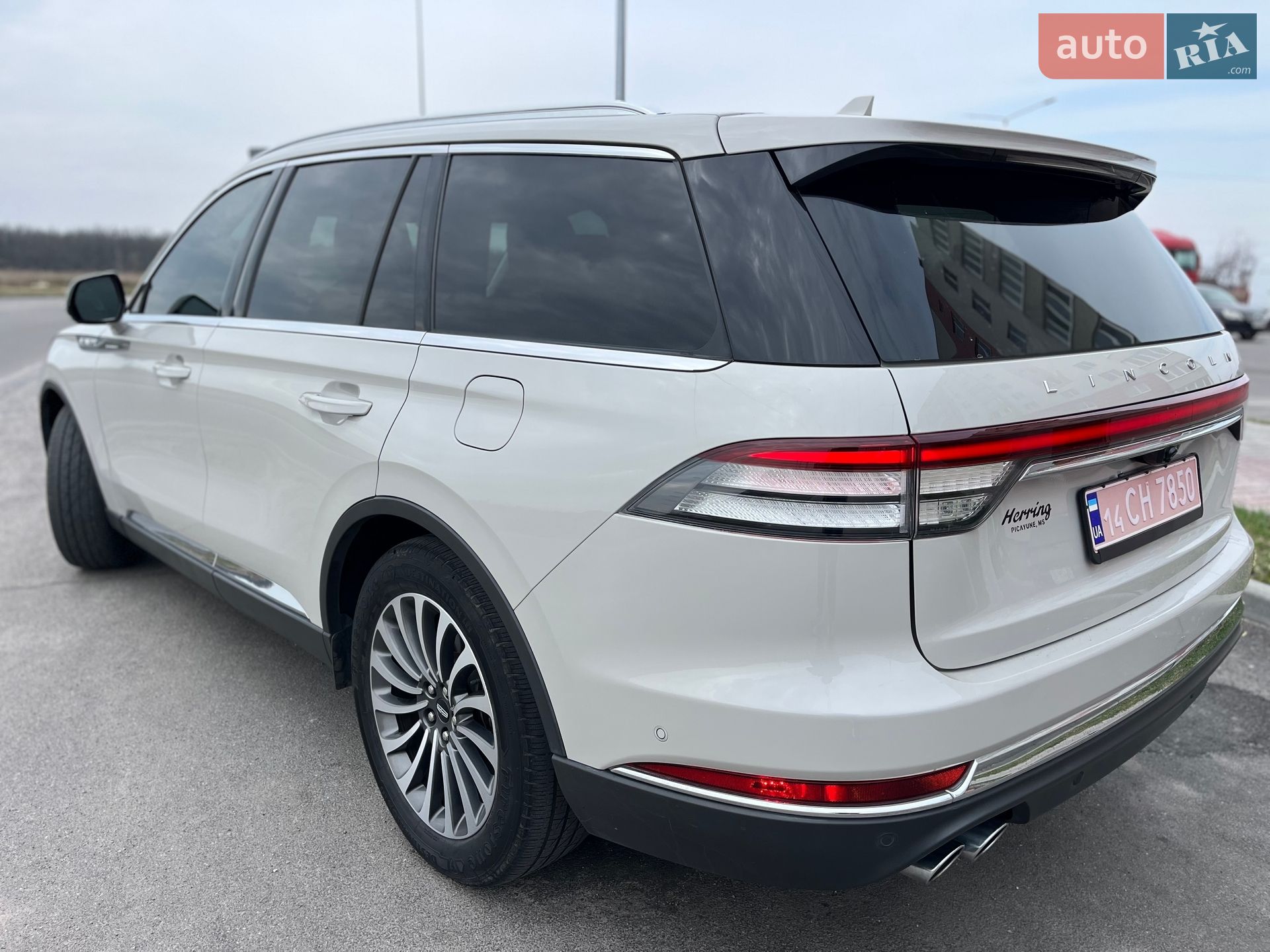 Lincoln Aviator 2020 VIN 5LM5J7WCXLGL24364 фото оголошення 13 з 35