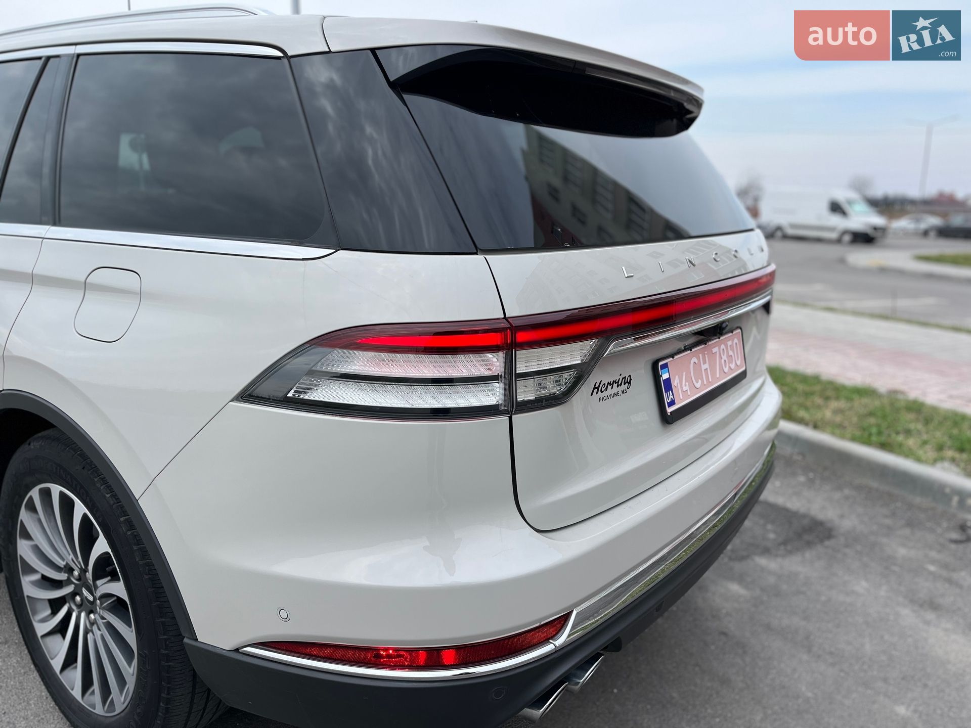 Lincoln Aviator 2020 VIN 5LM5J7WCXLGL24364 фото оголошення 17 з 35