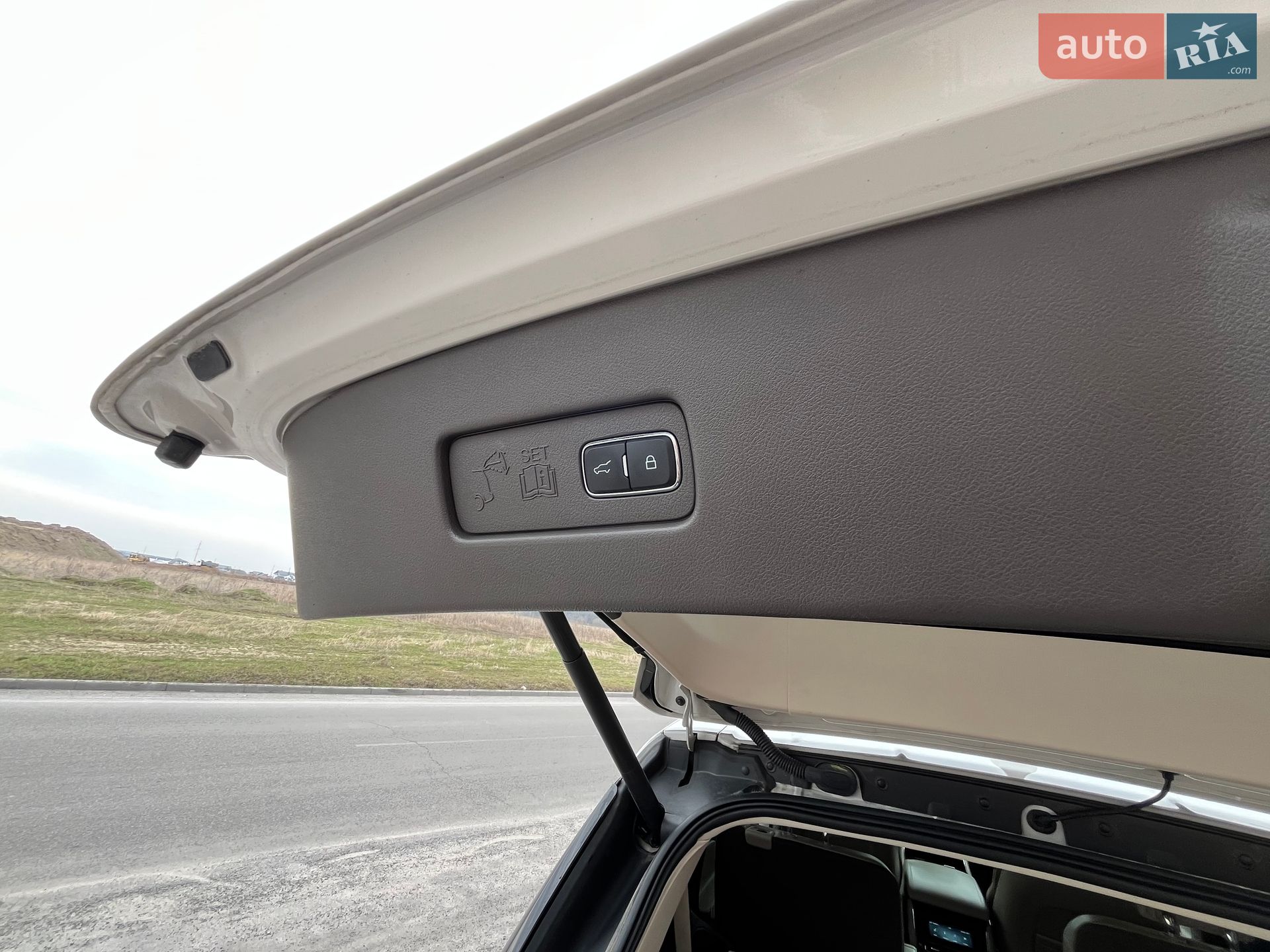 Lincoln Aviator 2020 VIN 5LM5J7WCXLGL24364 фото оголошення 22 з 35