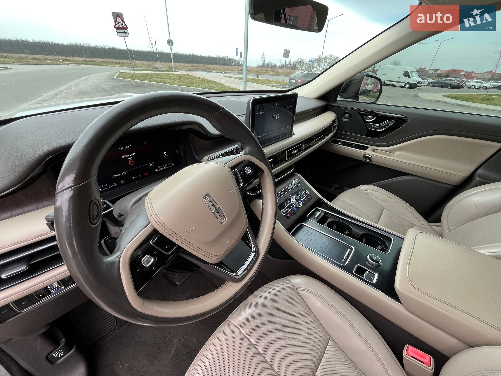 Lincoln Aviator 2020 VIN 5LM5J7WCXLGL24364 фото оголошення 31 з 35