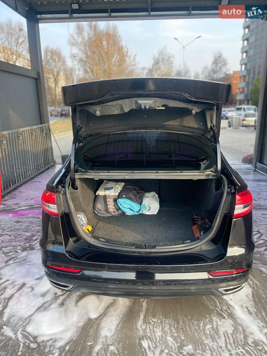 Ford Fusion 2019 VIN 3FA6P0K90LR104273 фото оголошення 17 з 21