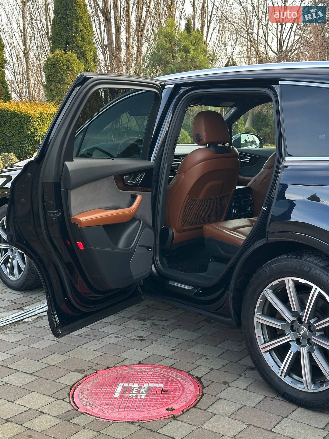 Audi Q7 2016 VIN WA1VAAF79HD037138 фото оголошення 8 з 18