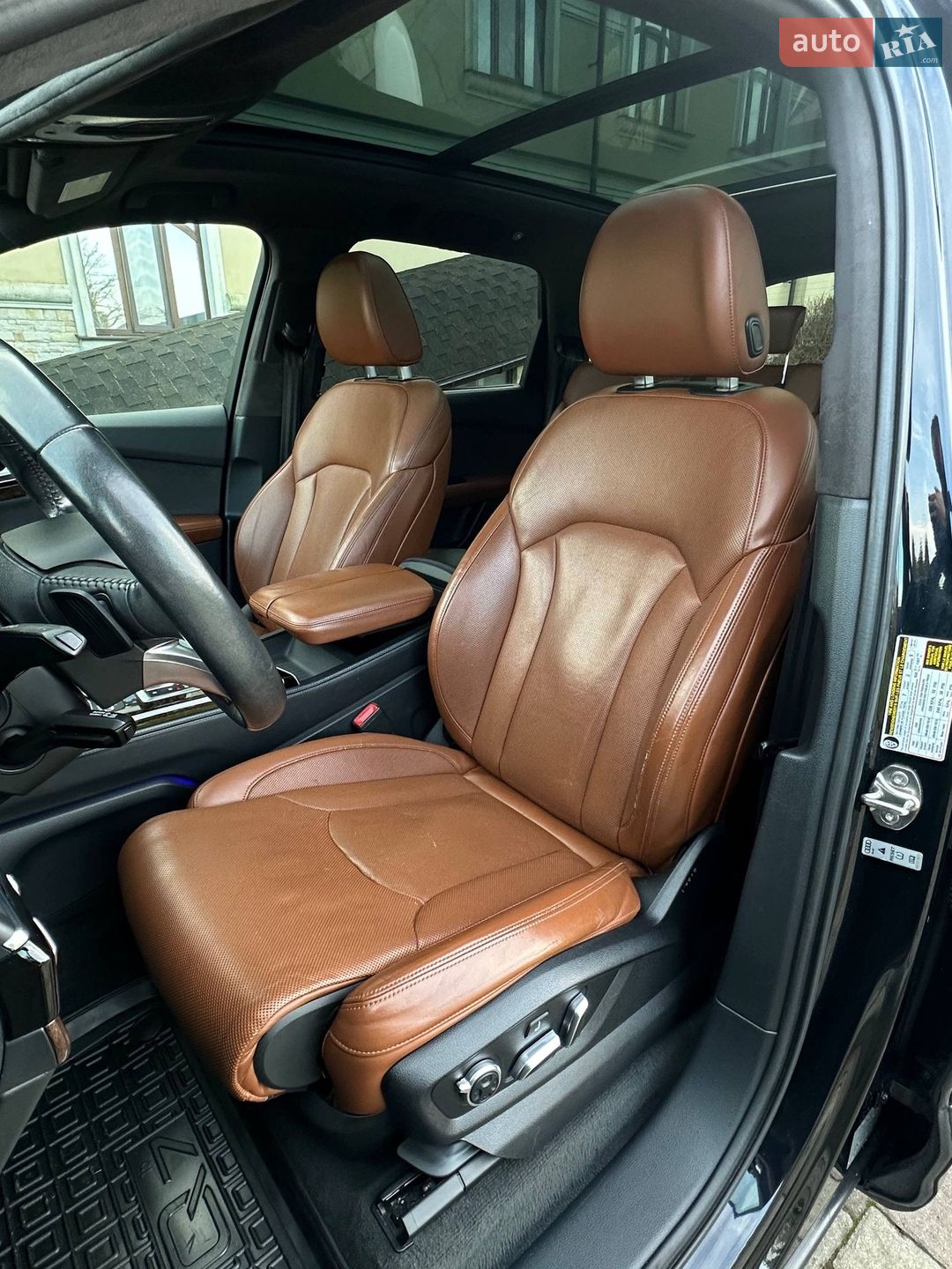 Audi Q7 2016 VIN WA1VAAF79HD037138 фото оголошення 13 з 18