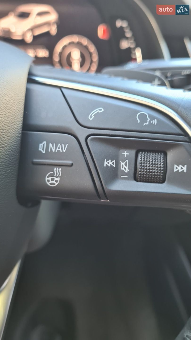 Audi Q7 2017 VIN WA1VAAF76HD057525 фото оголошення 37 з 49