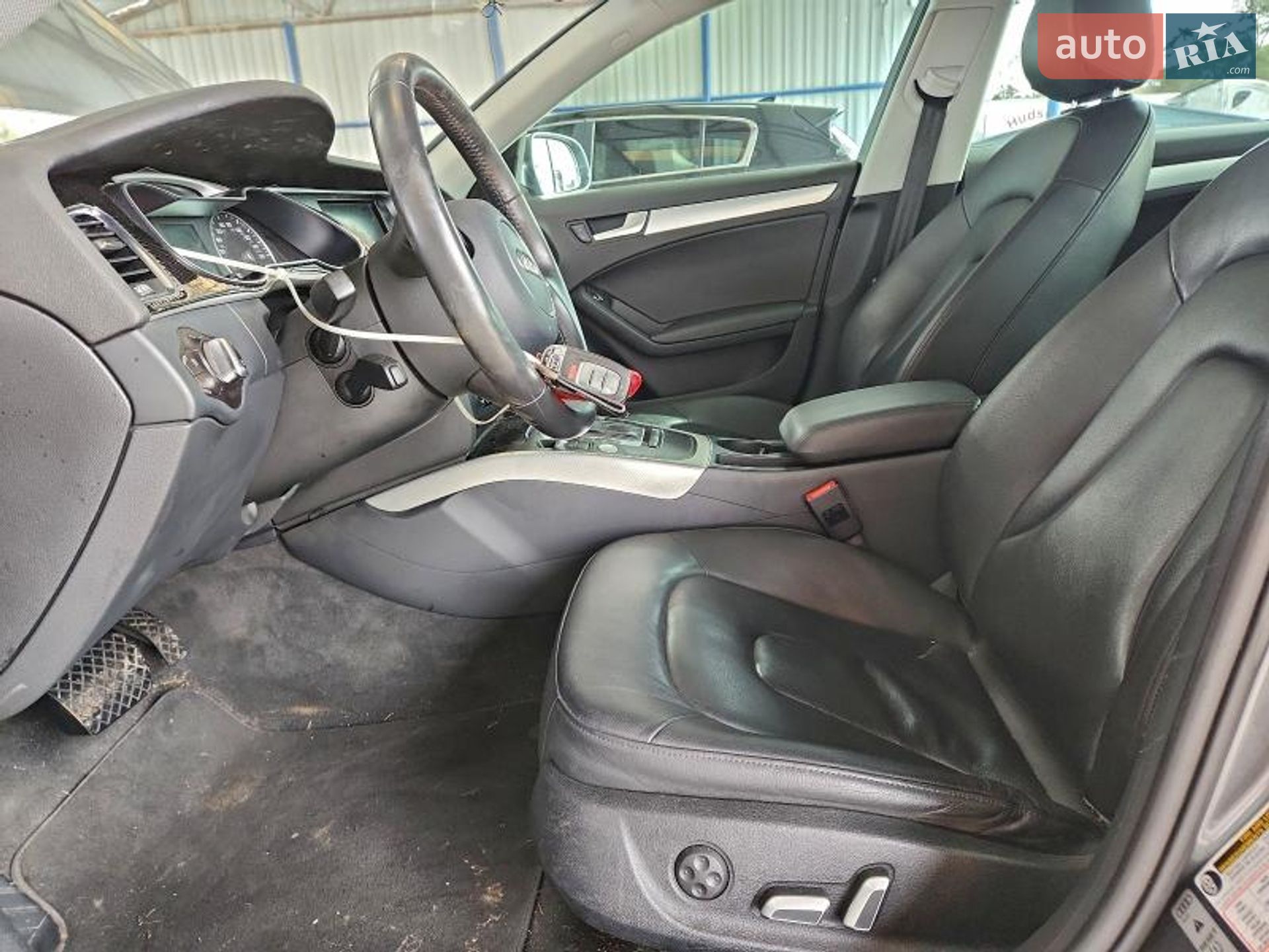 Audi A4 2015 VIN WAUBFAFL3GN012247 фото оголошення 9 з 12