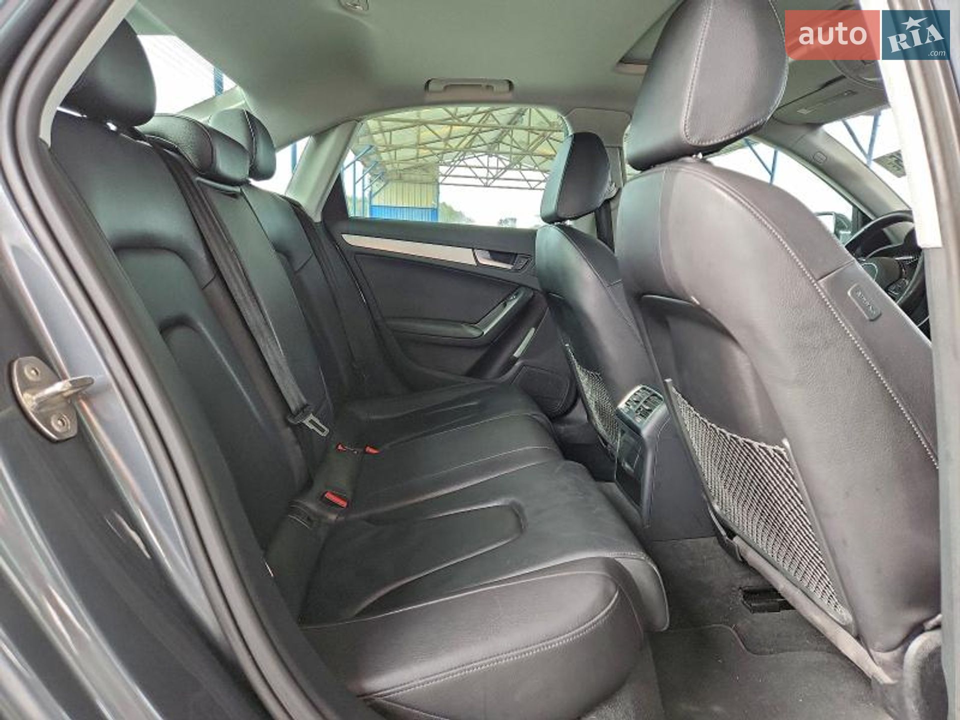 Audi A4 2015 VIN WAUBFAFL3GN012247 фото оголошення 10 з 12