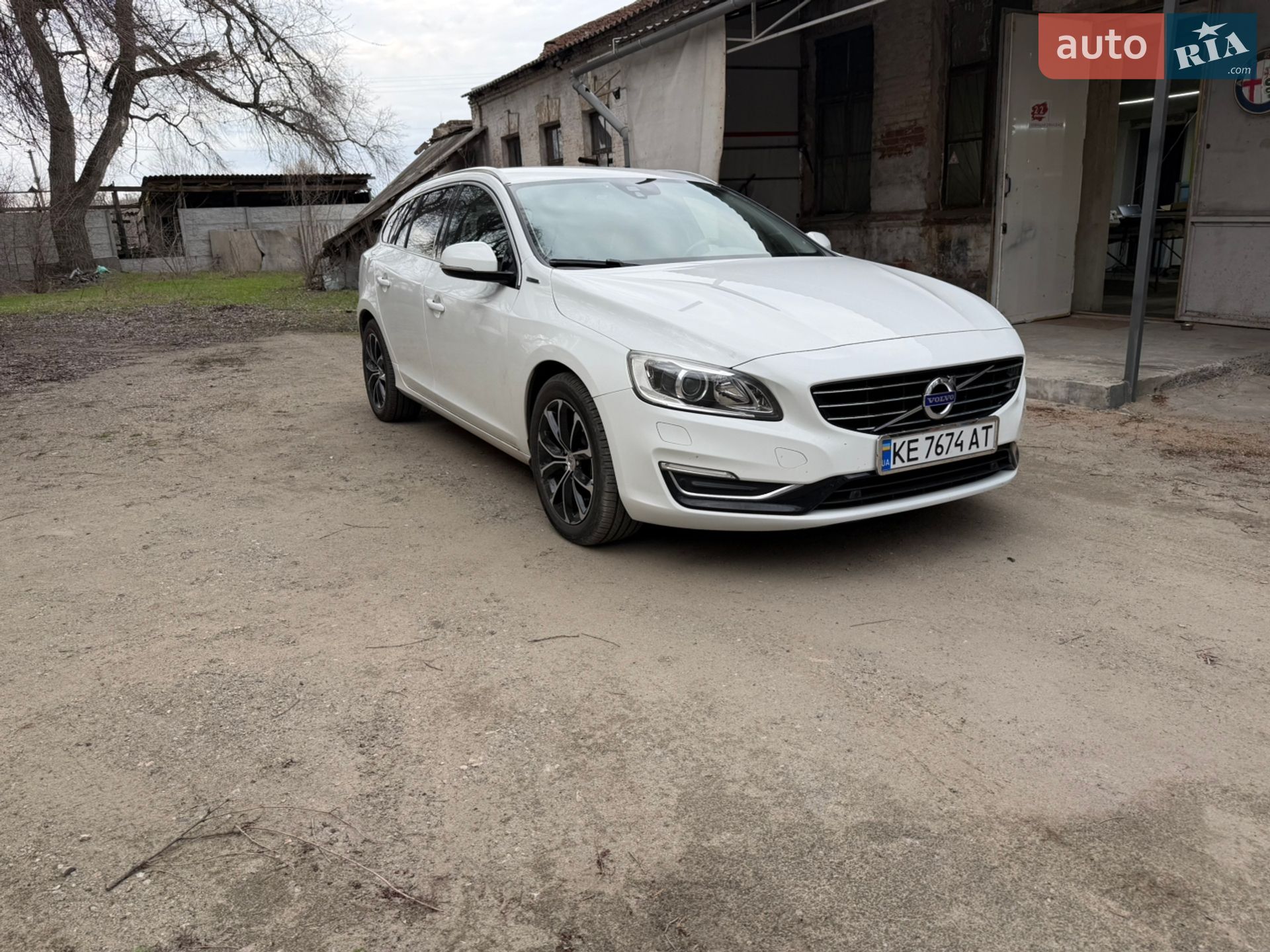 Volvo V60 2013 VIN YV1GWAA50E1188150 фото оголошення 3 з 11