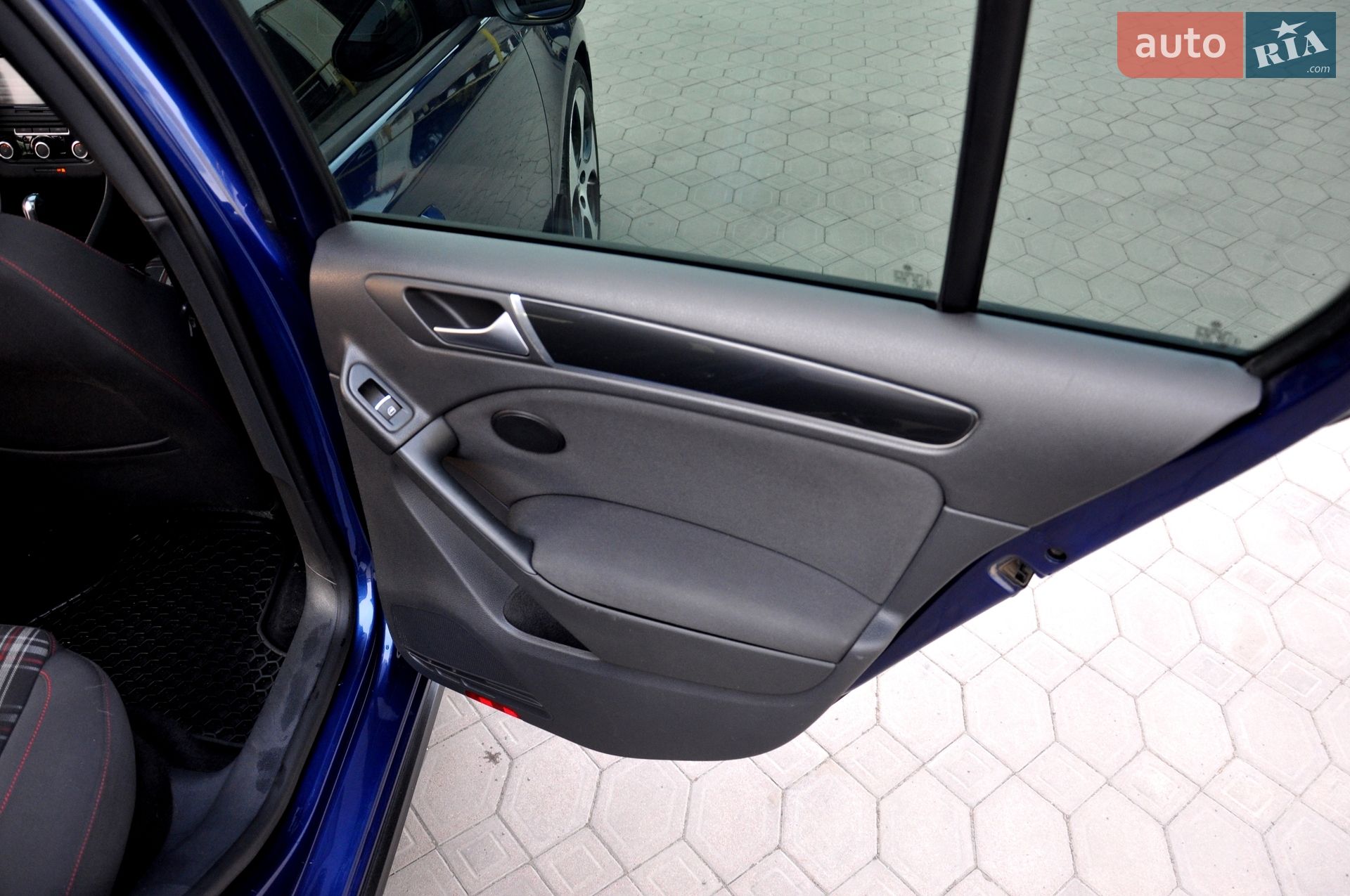 Volkswagen Golf GTI 2010 VIN WVWHV7AJXBW069525 фото оголошення 30 з 39