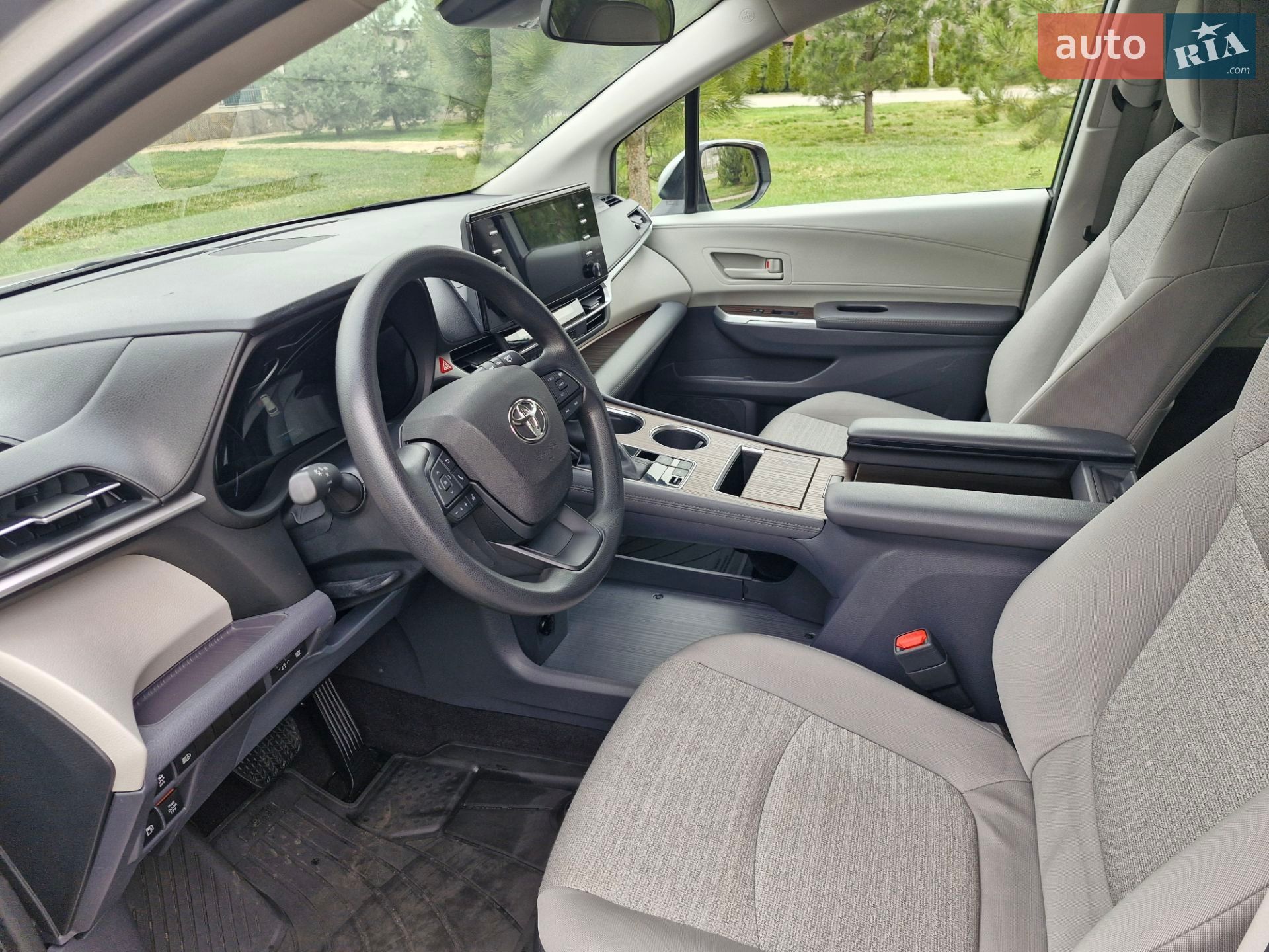Toyota Sienna 2023 VIN 5TDKRKEC7PS172398 фото оголошення 6 з 18