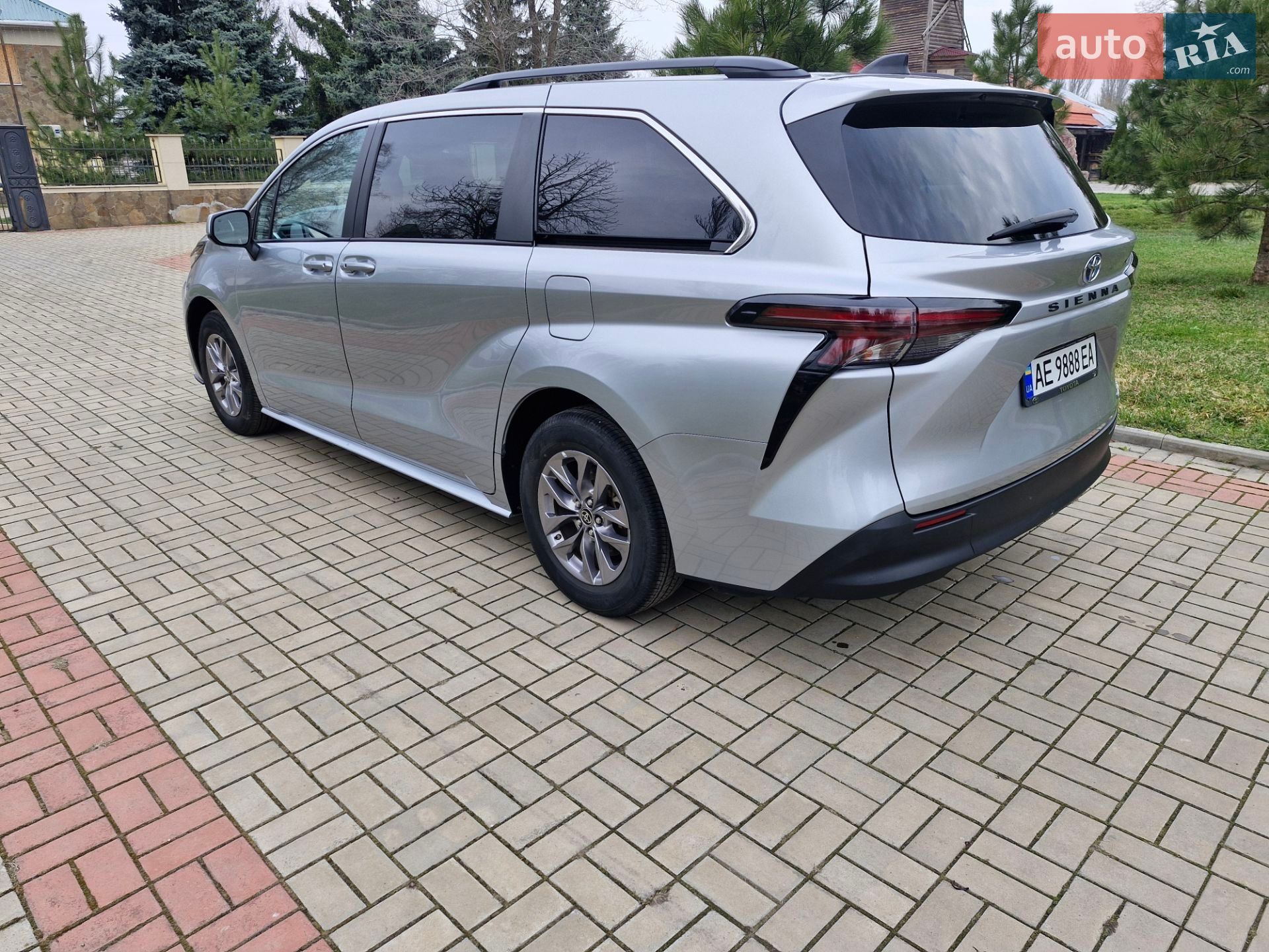 Toyota Sienna 2023 VIN 5TDKRKEC7PS172398 фото оголошення 4 з 18