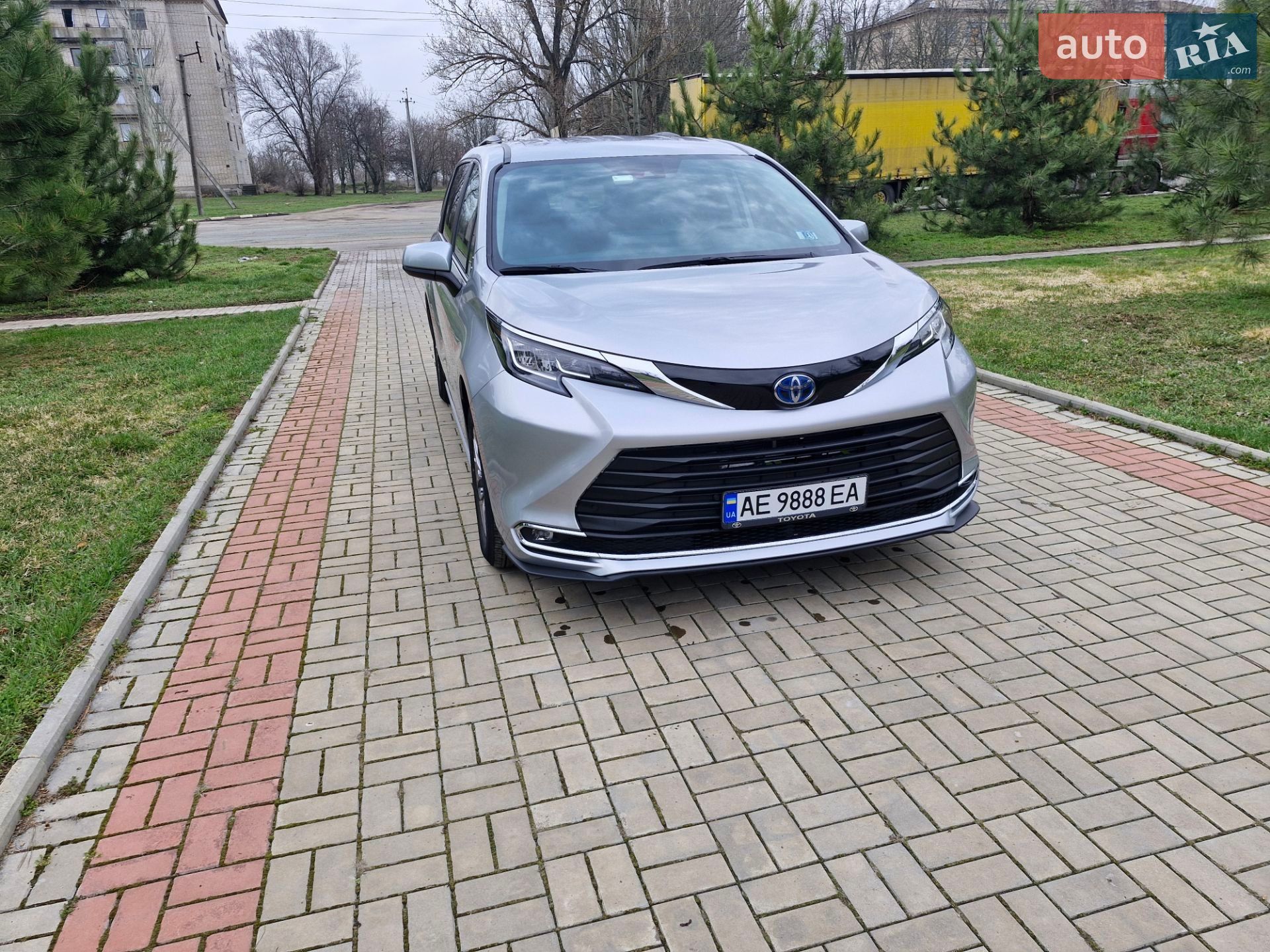 Toyota Sienna 2023 VIN 5TDKRKEC7PS172398 фото оголошення 16 з 18